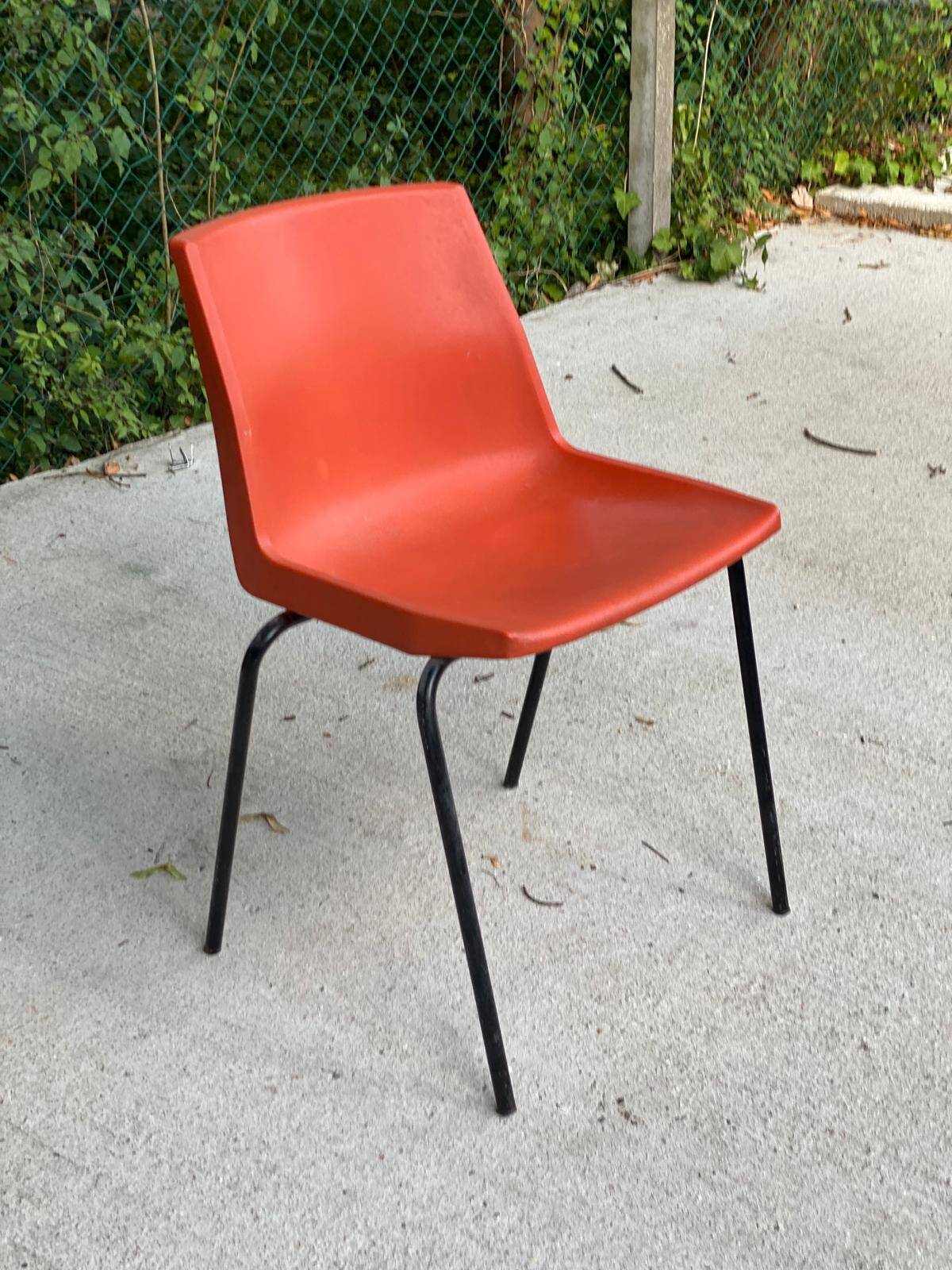 Vintage Belgian Lafa L264 red chair
