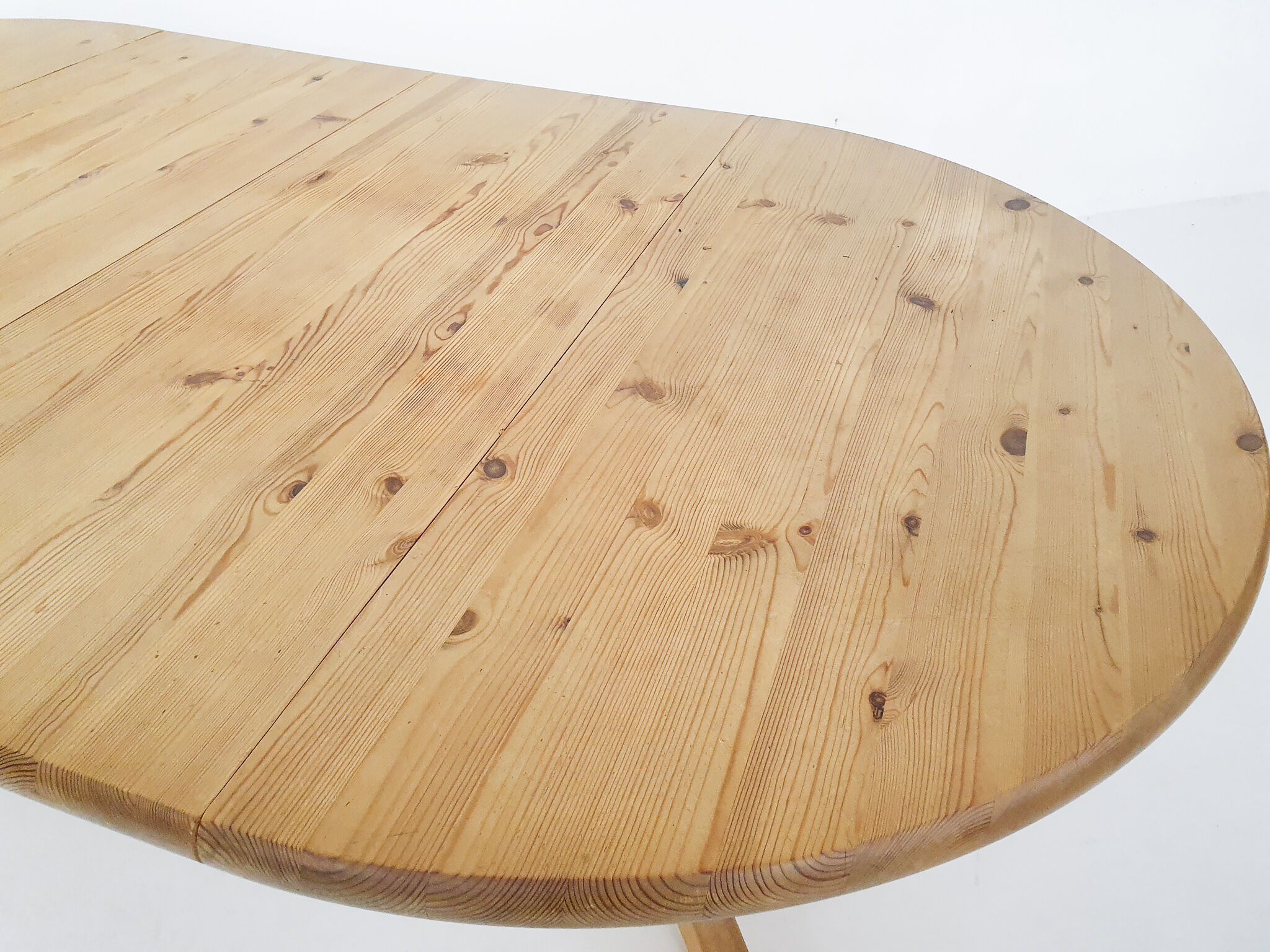Large pinewood extendable dining table1970's