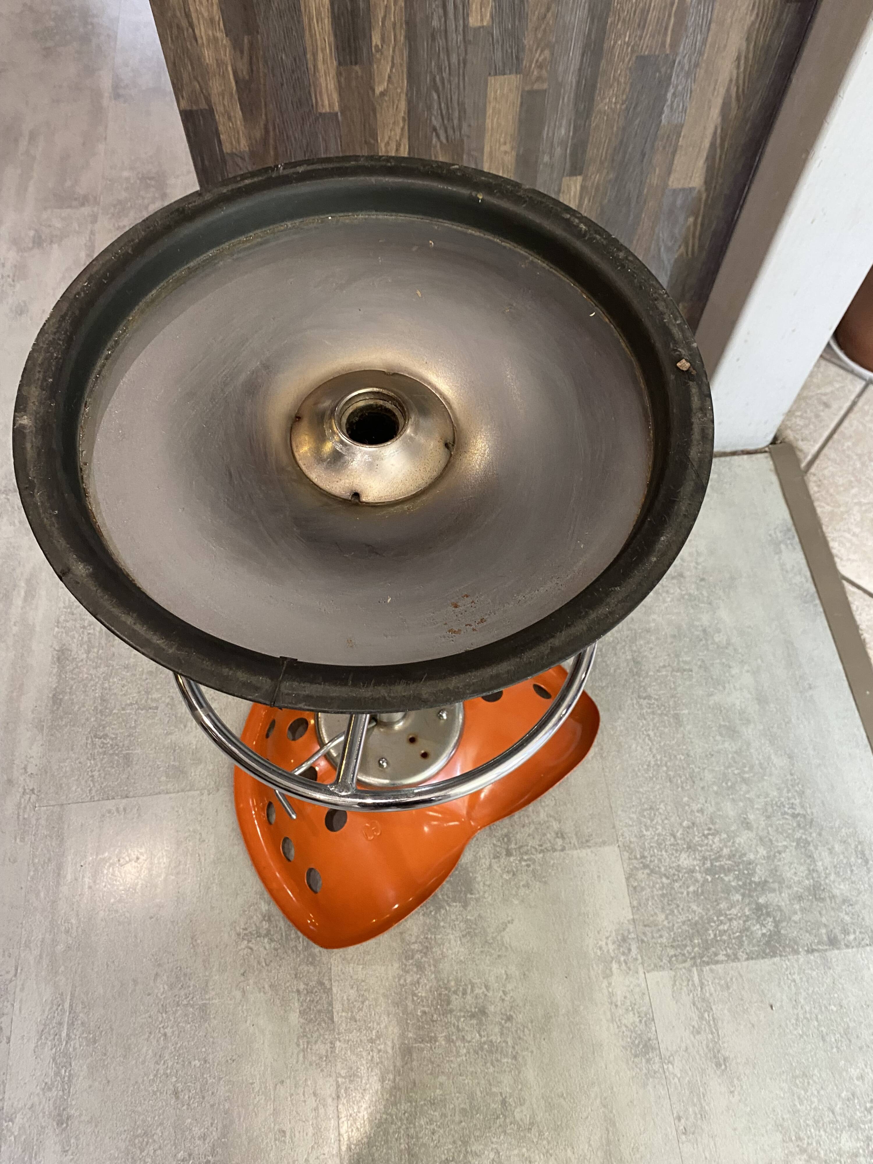 Orange tractor stool Pivoting mower Etienne Fermigier mirima 70