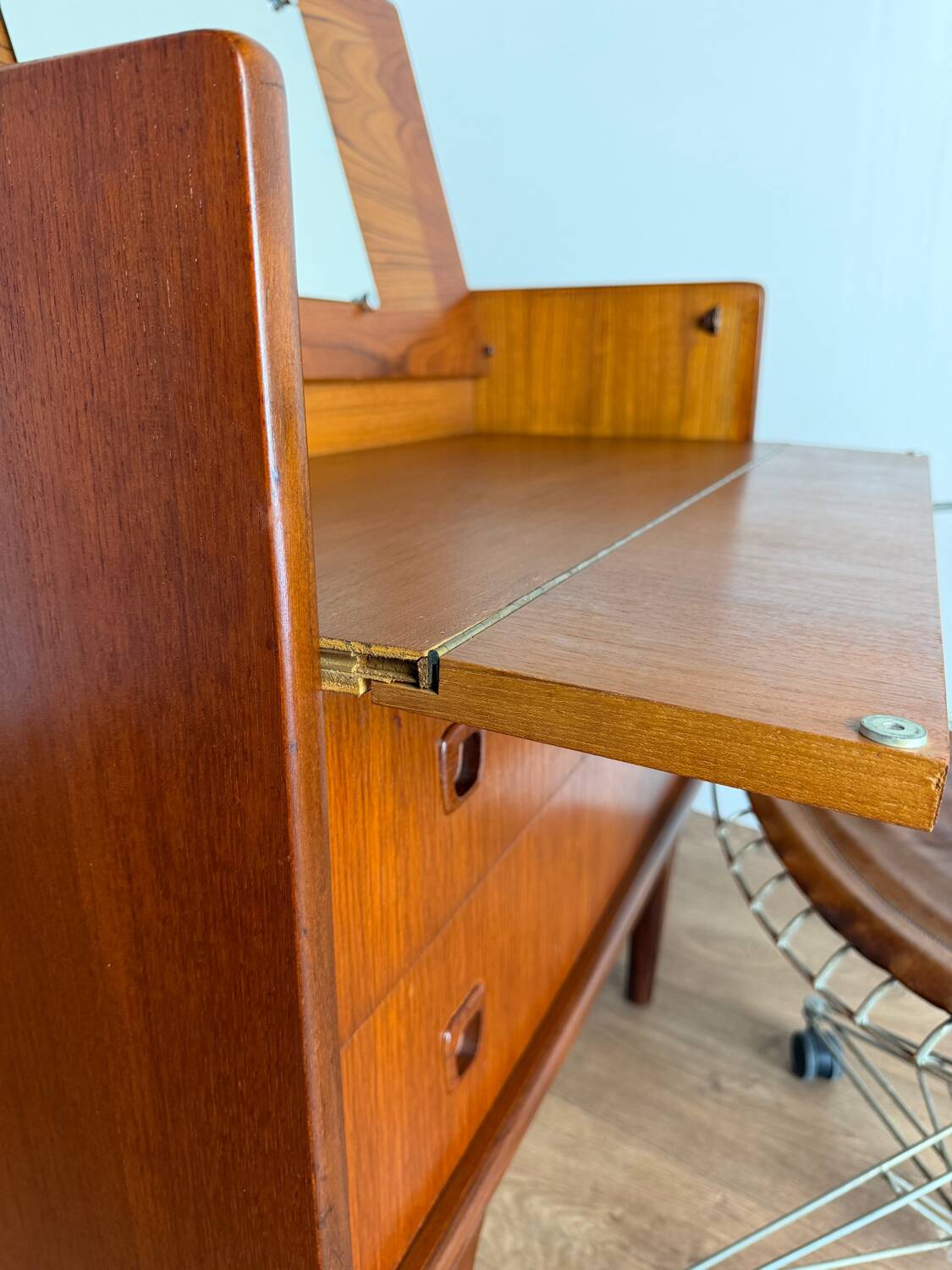 Vintage teak dressing table / chest of drawers – Scandinavian design, 1960s