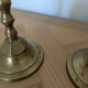 Paire de bougeoirs en laiton