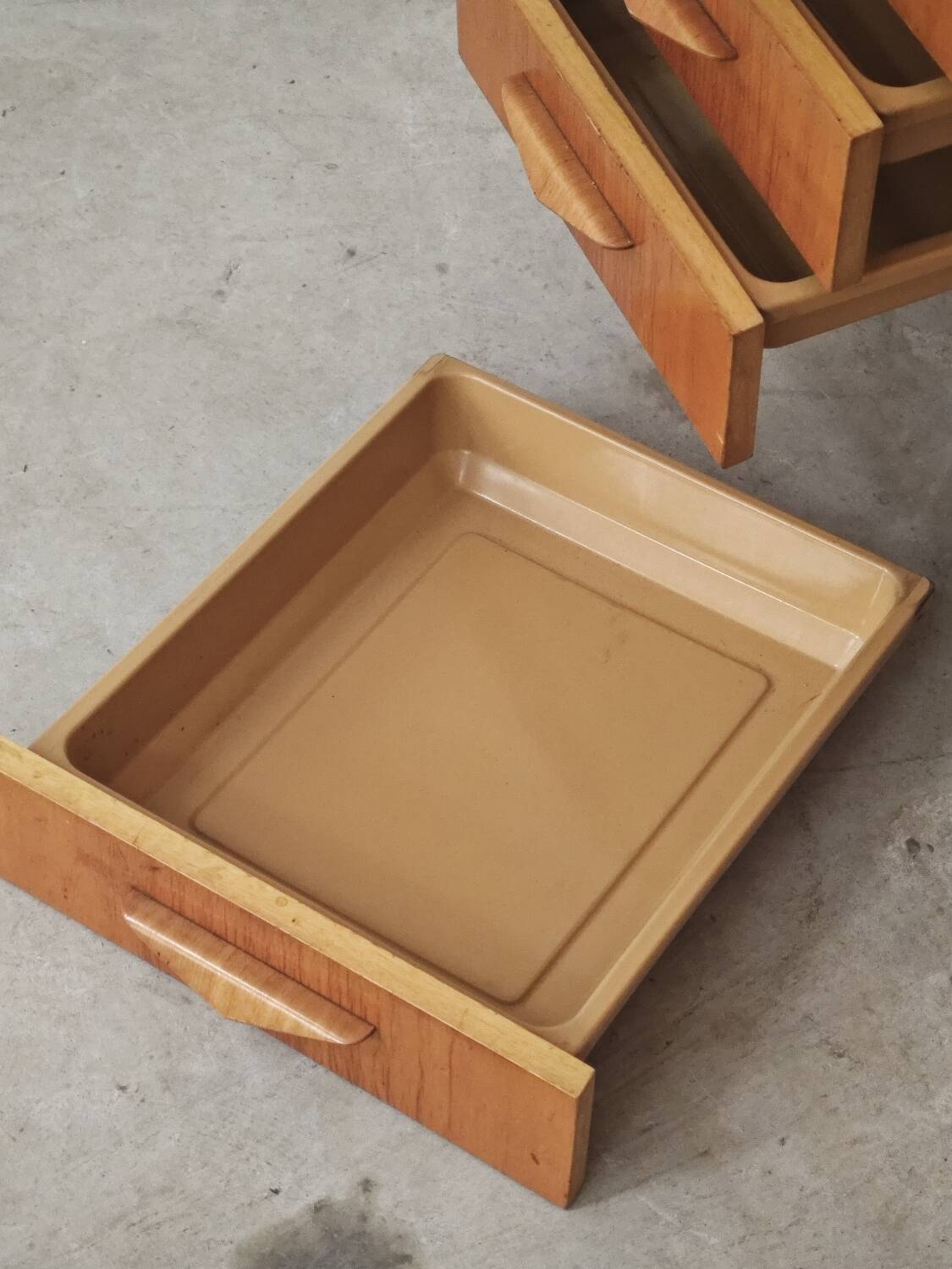 Vintage Czech display cabinet by Frantisek Jirak for Tatra 1960