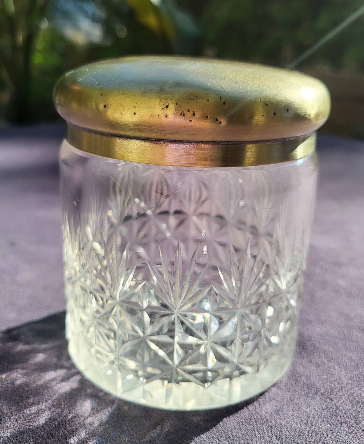 Vanity, cut crystal box