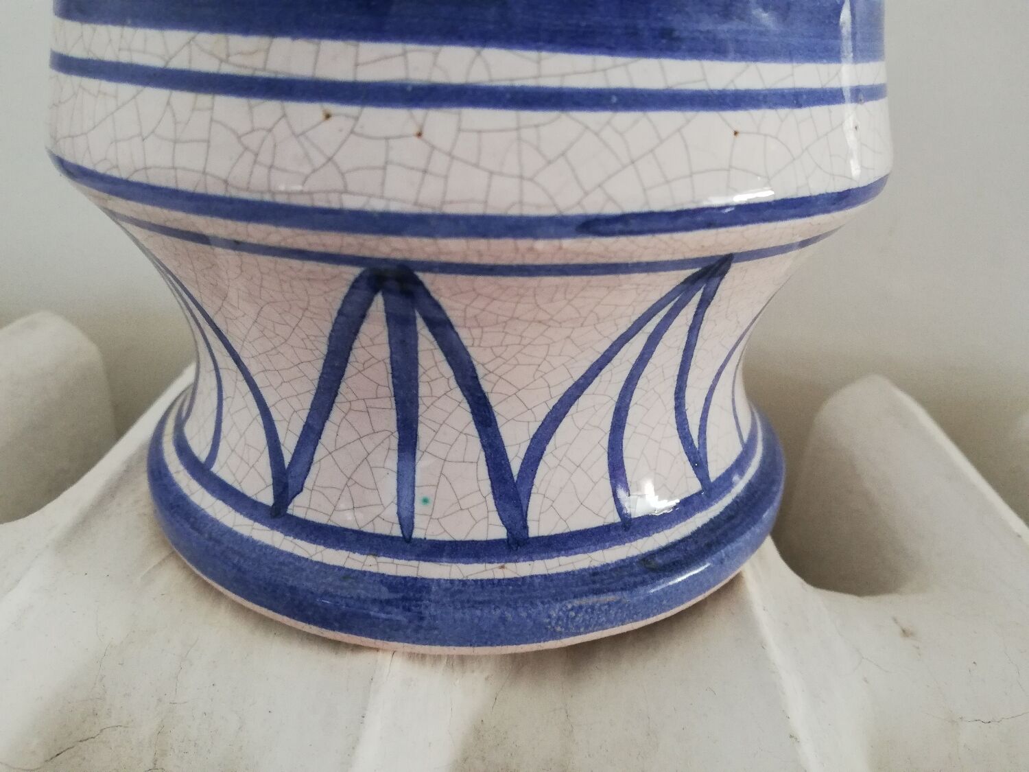 White and blue XXth albarello