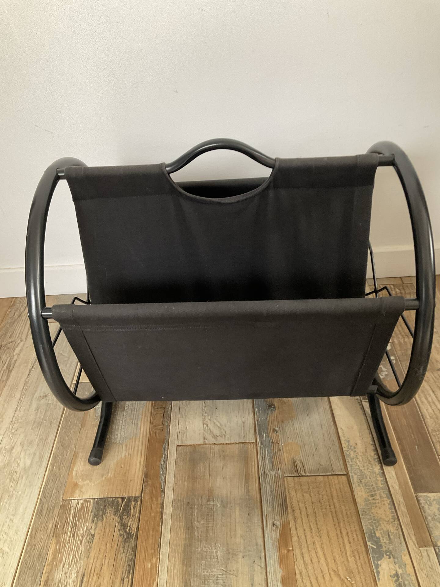Vintage magazine rack from the 80s