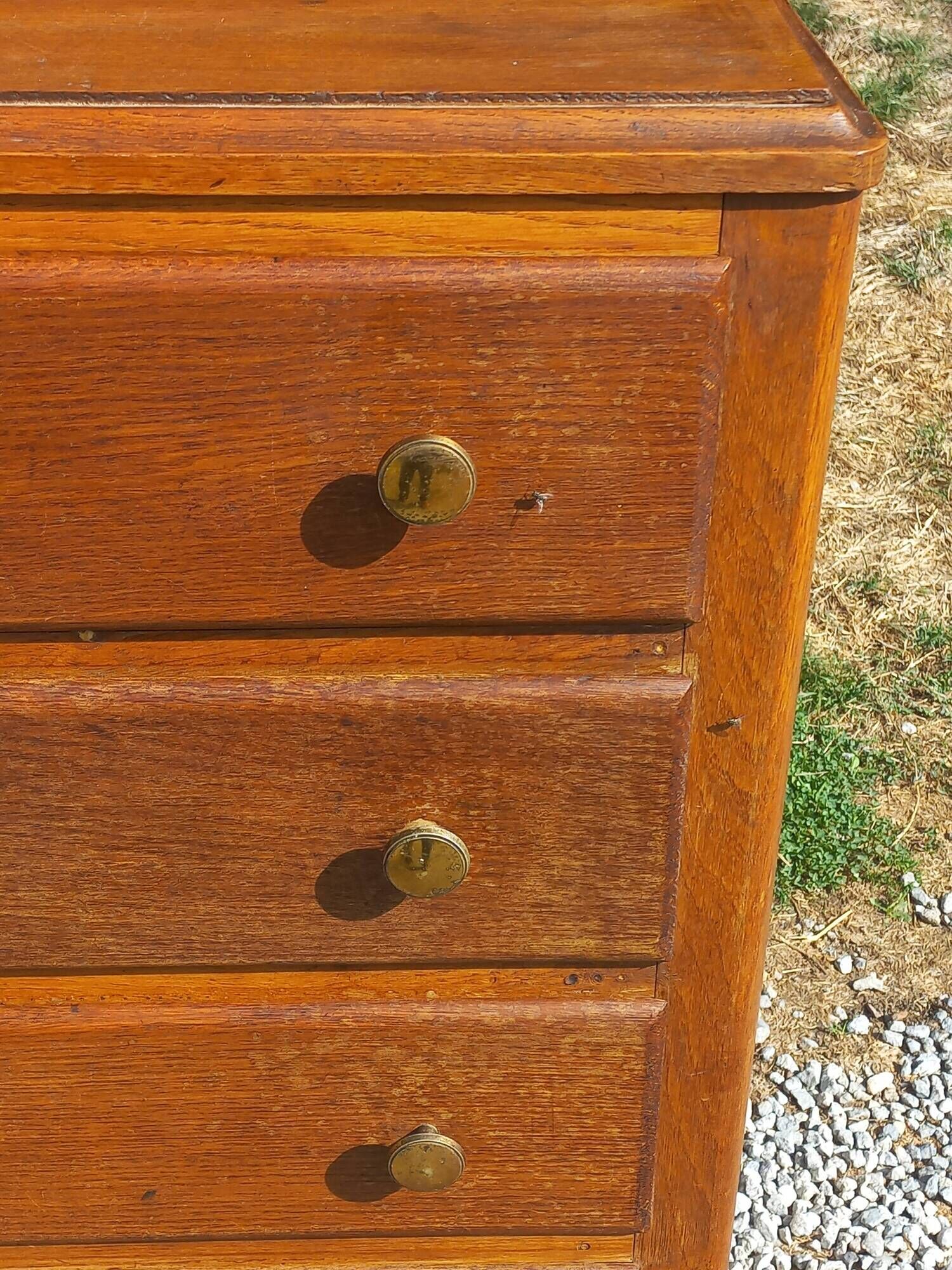 Vintage oak chest of drawers with 5 drawers from the 1950s.