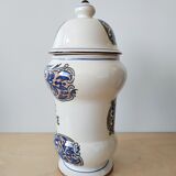 Pharmacy pot, Saint-Clement