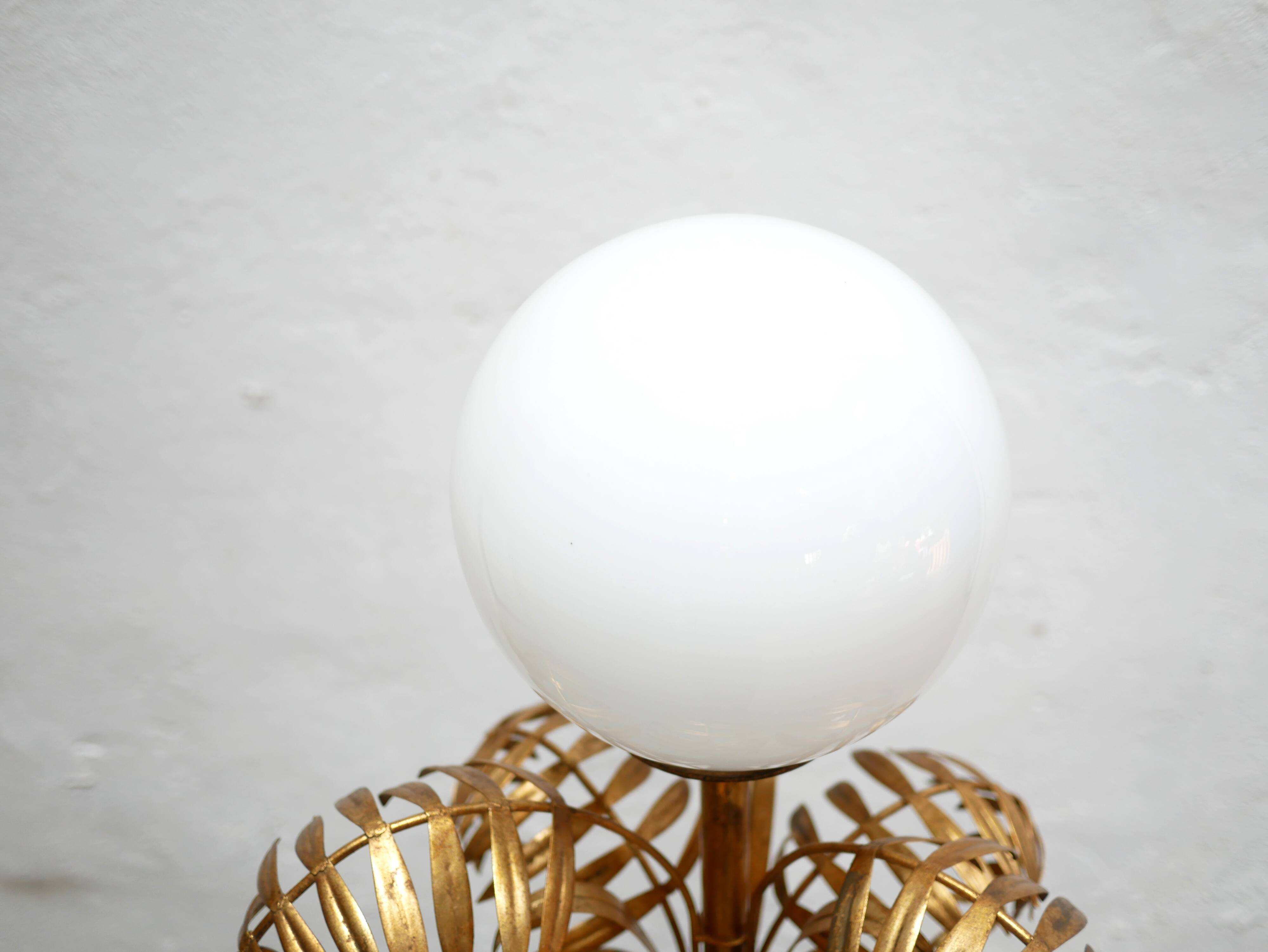Vintage palm lamp in gilded metal