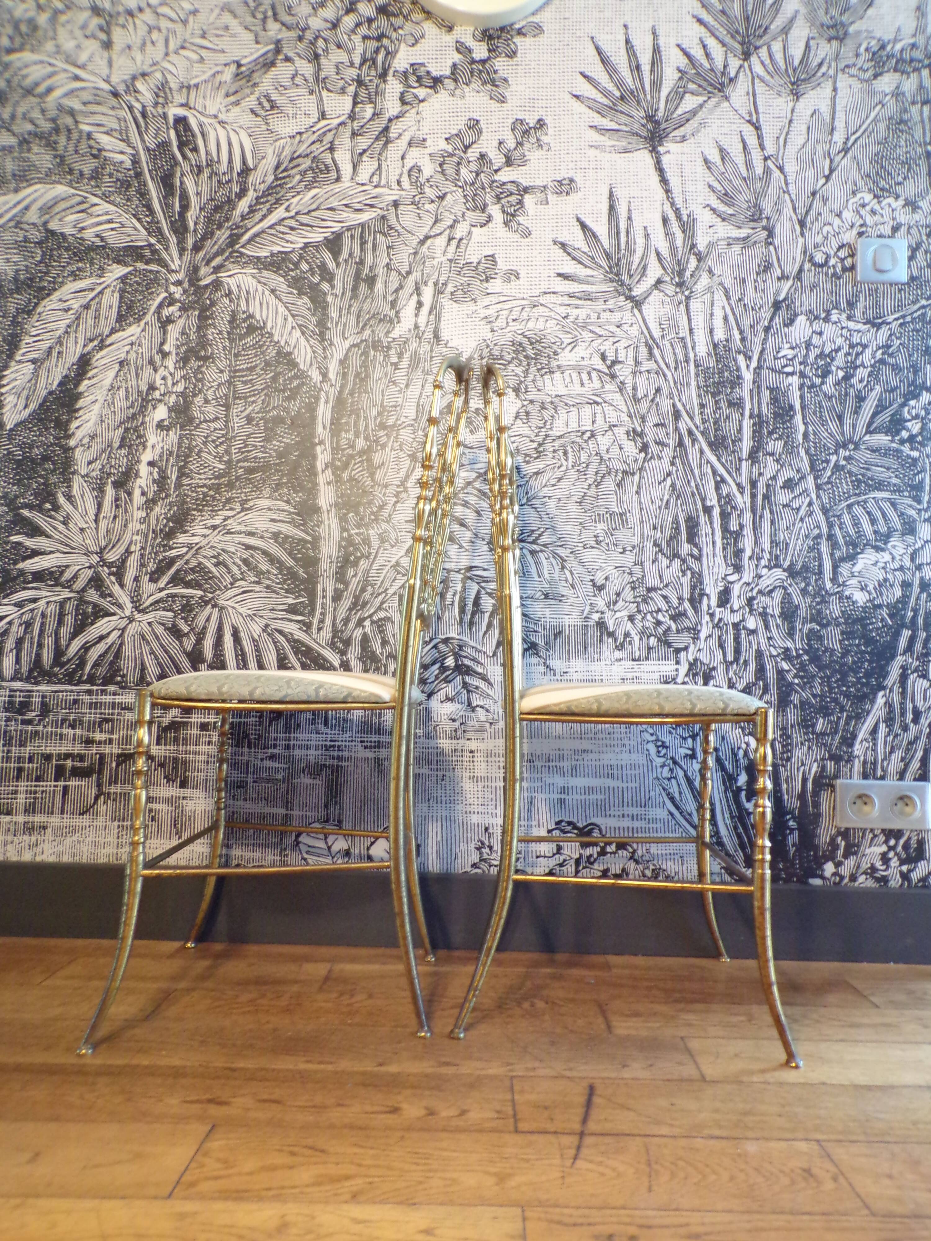 Paire de chaises Chiaviari en laiton