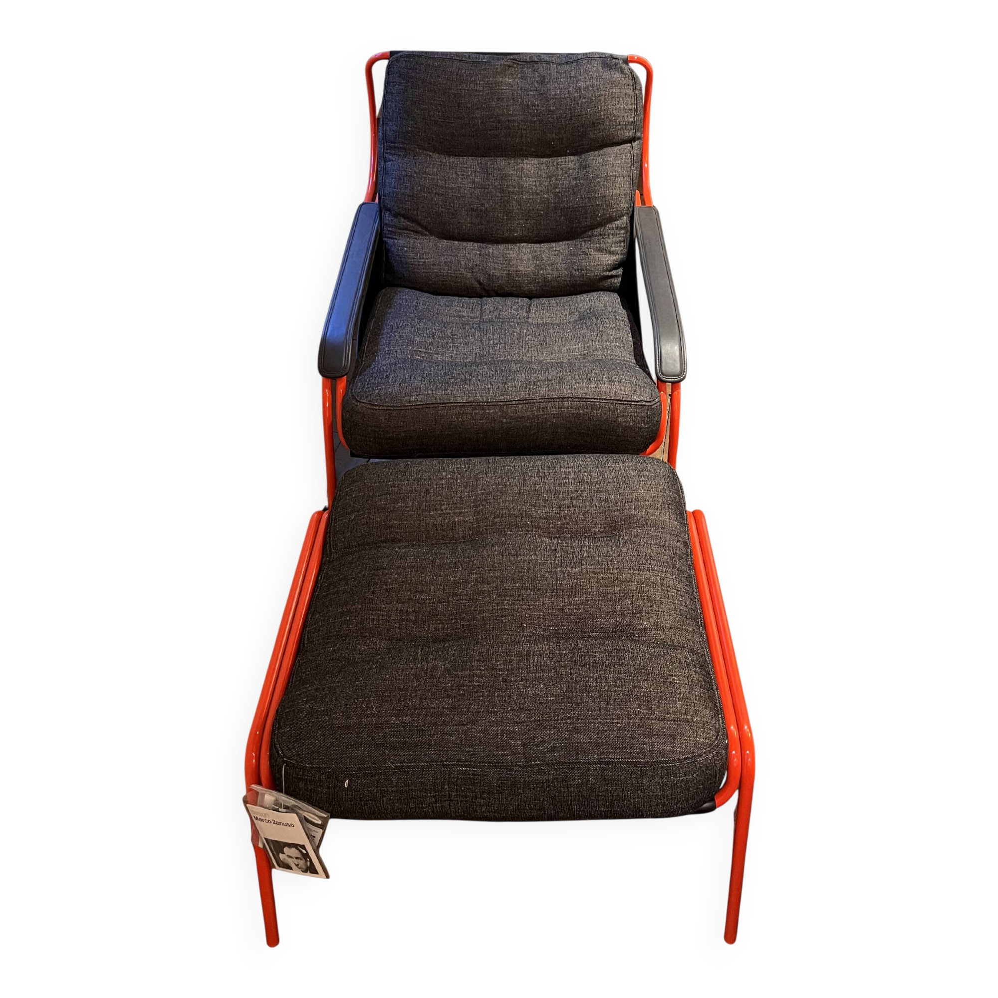 Fauteuil et pouf Maggiolina –Design Marco Zanuso – Cuir & Structure orange