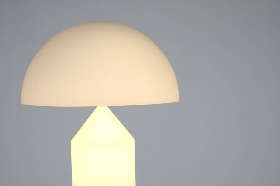 Lampe de table " Atollo " Vico Magistretti pour Oluce, Italie 1977s.