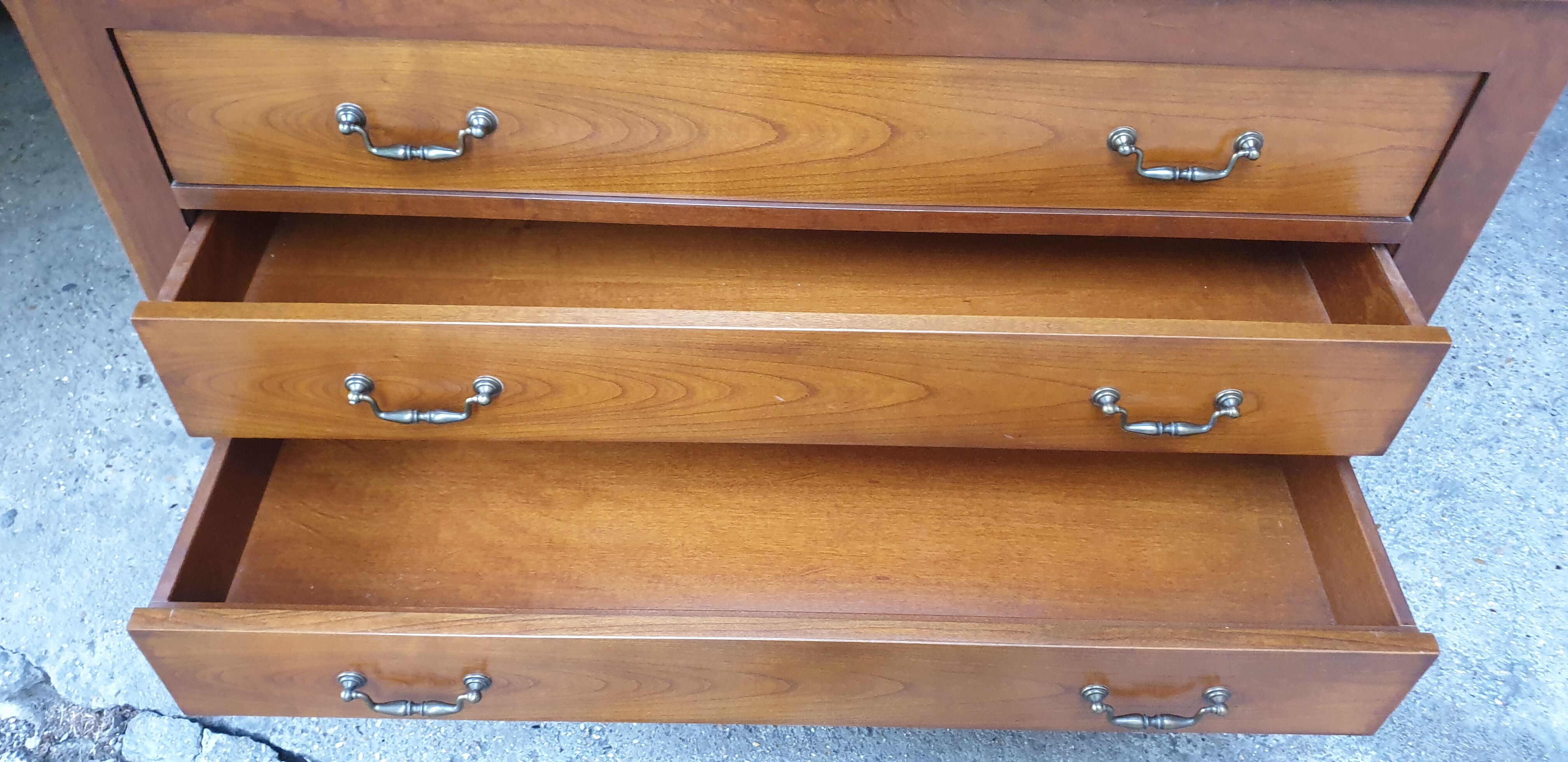 Louis Philippe style chest of drawers 4 drawers