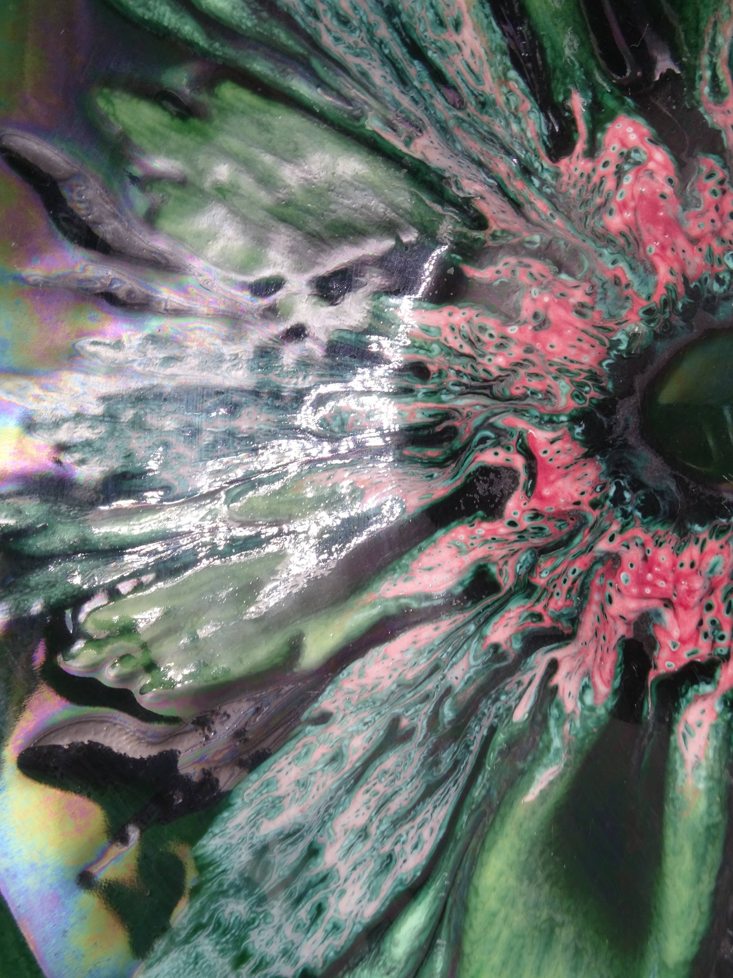 Green faience bowl decorated with multicolored drips around 1970