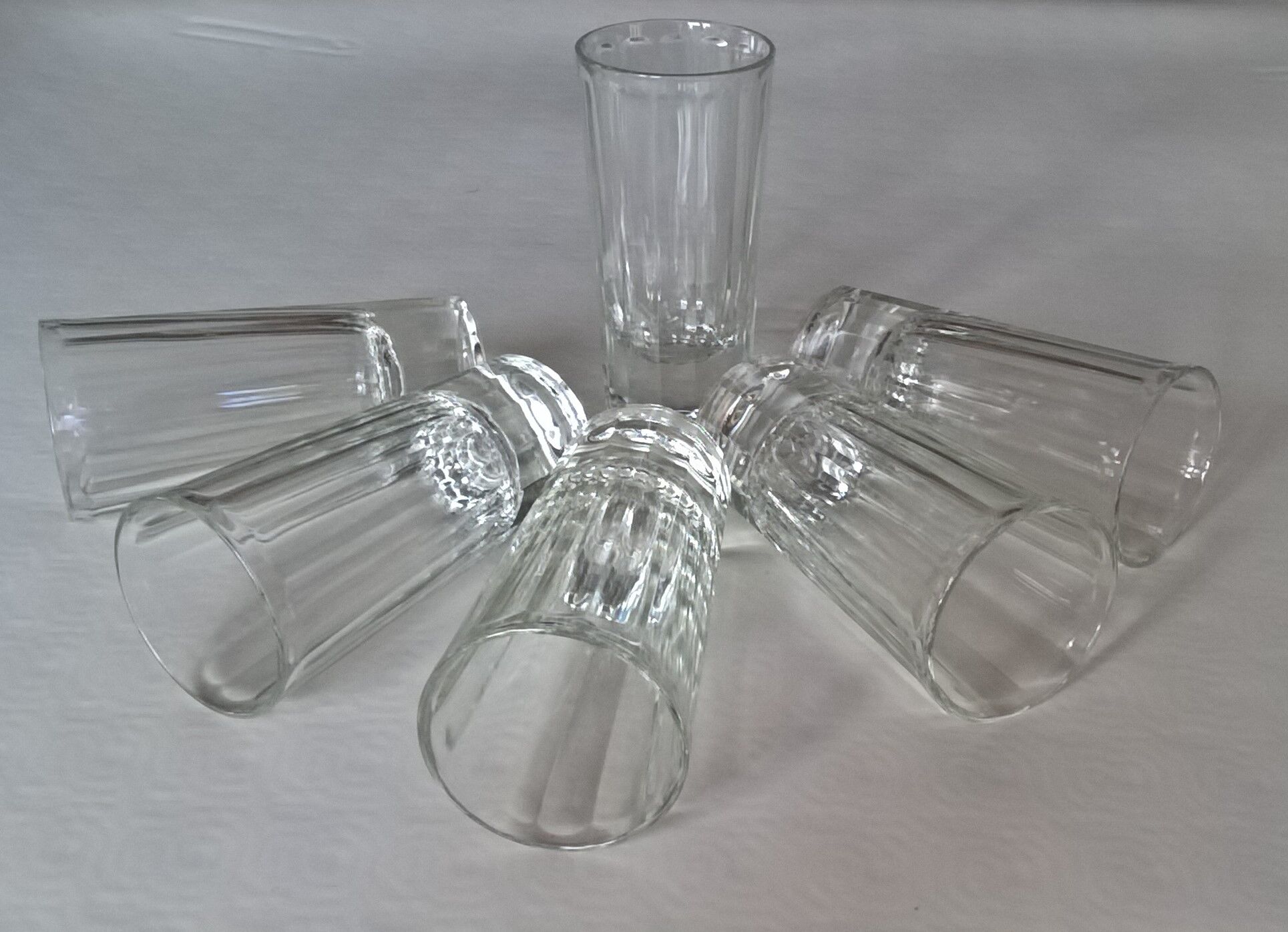 Six verres à apéritif