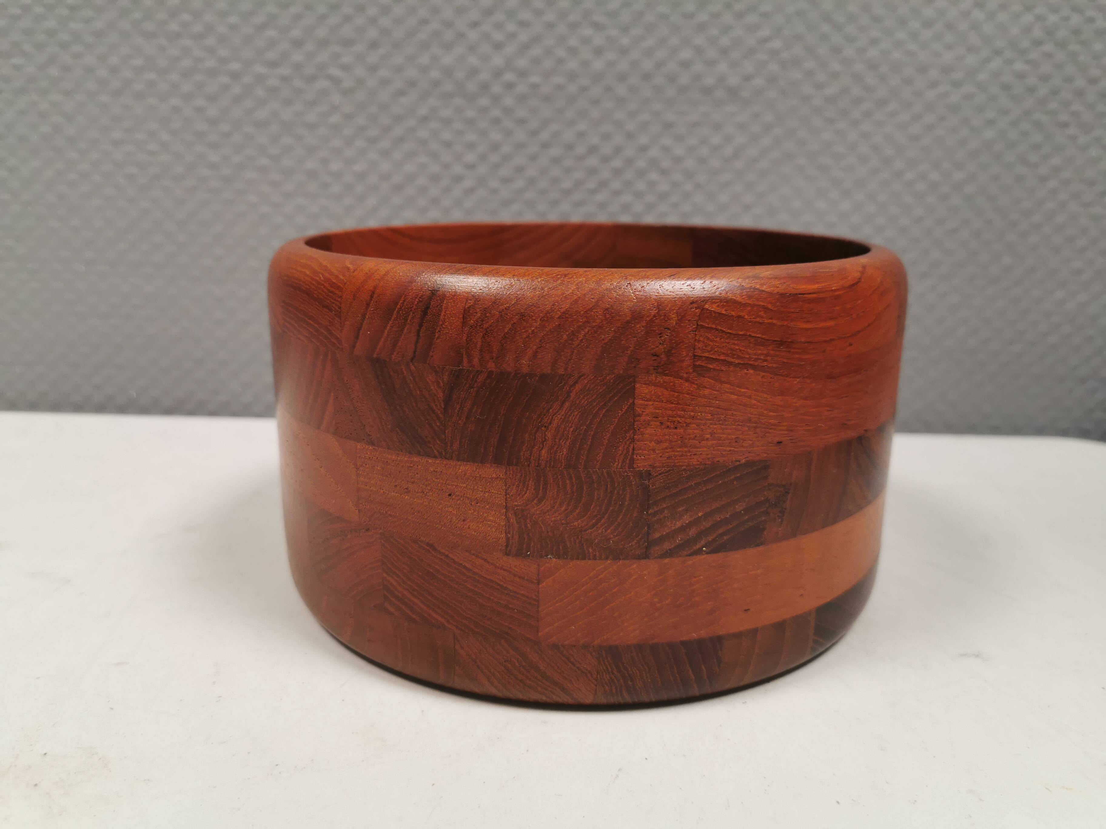 Beautiful wooden bowl in teak from Danish Kjeni 1950s.