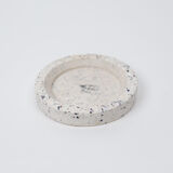 Bottle base made of recycled shells