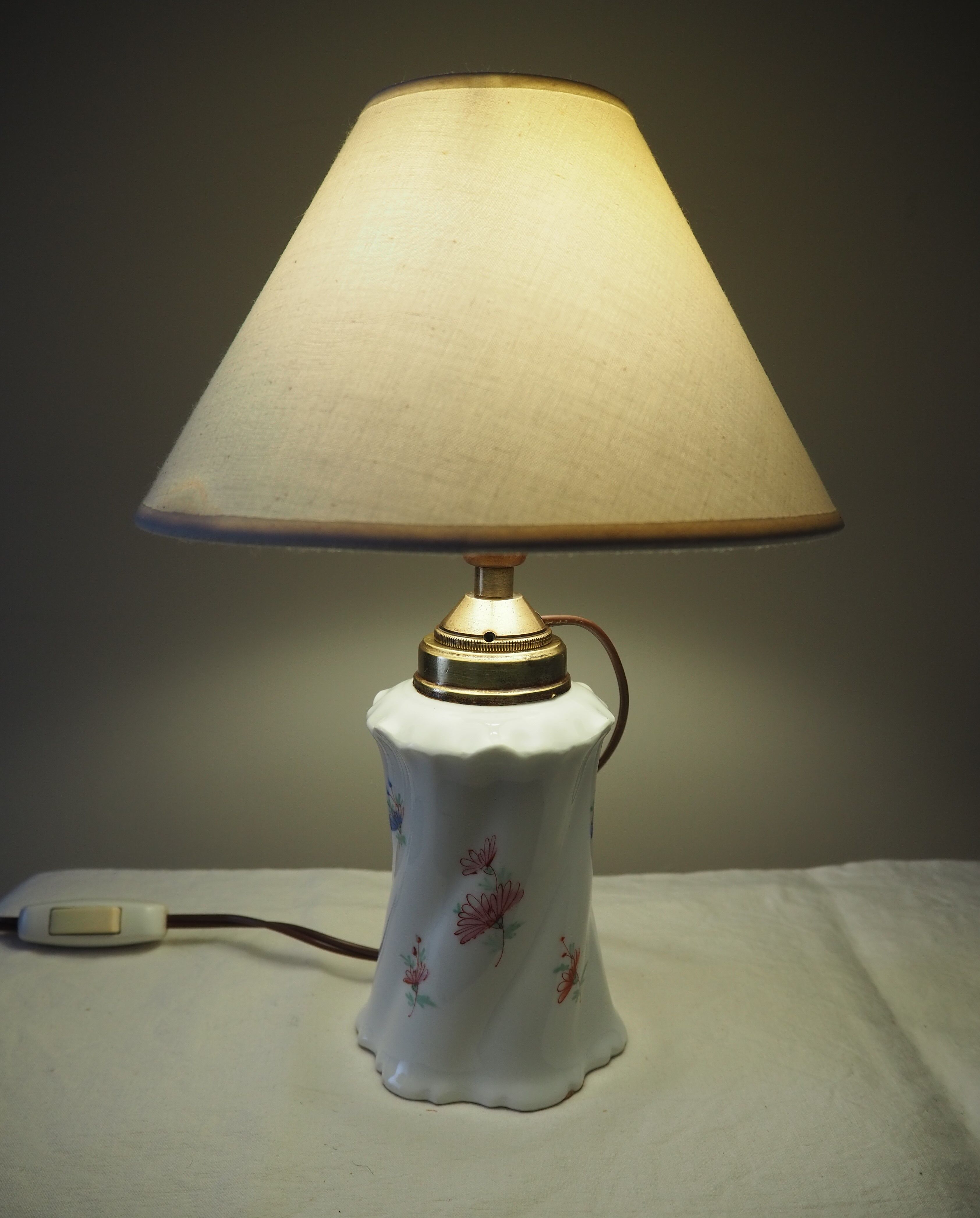 Table lamp in earthenware