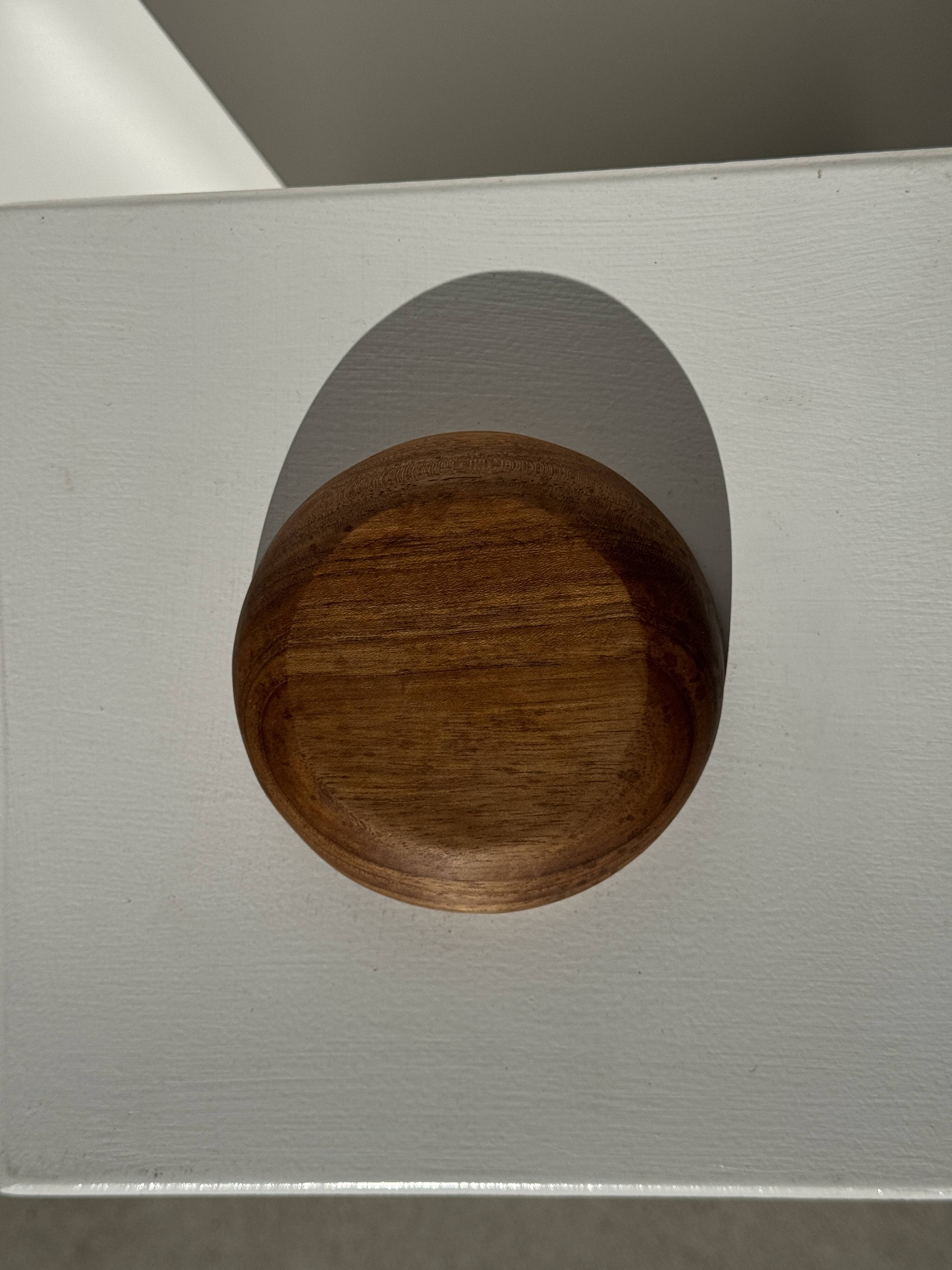 Circular teak monoxyle candle holder D12 H3