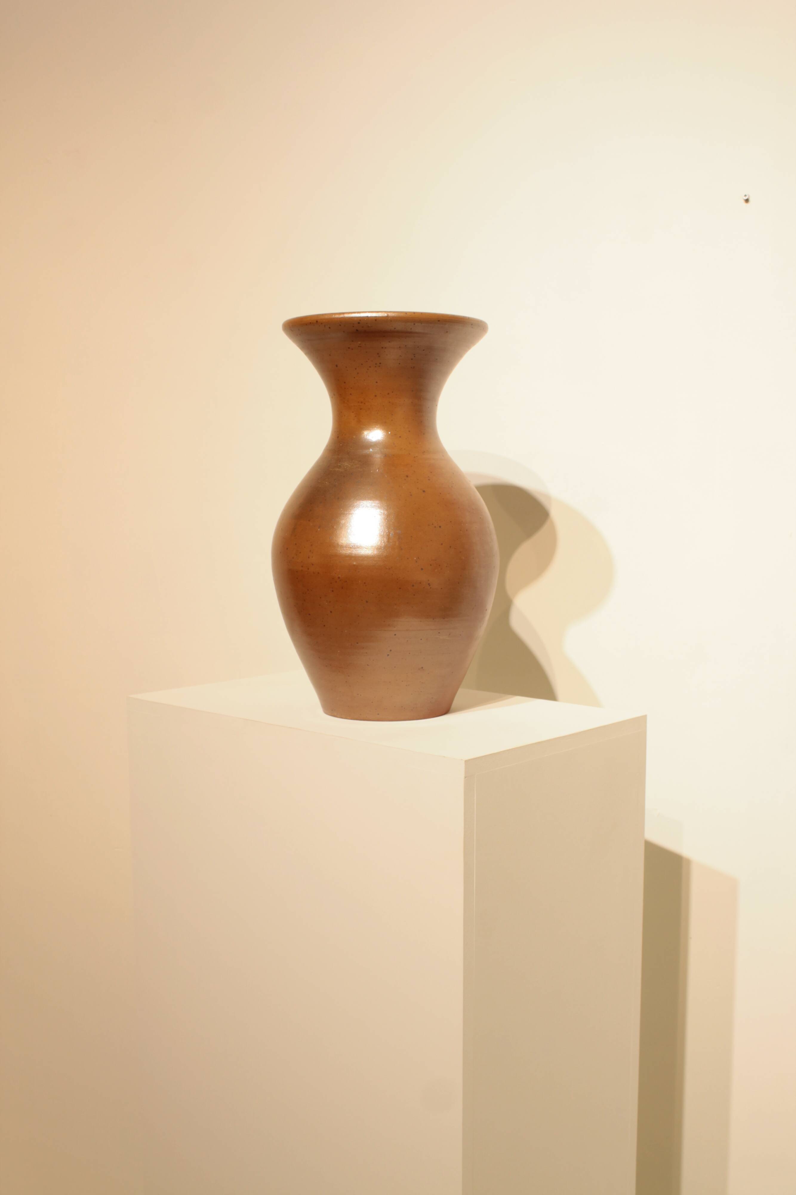 Important iridescent stoneware vase