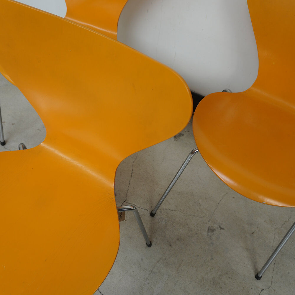 3 yellow chairs series 7 by Arne Jacobsen edited by Fritz Hansen, 1980s