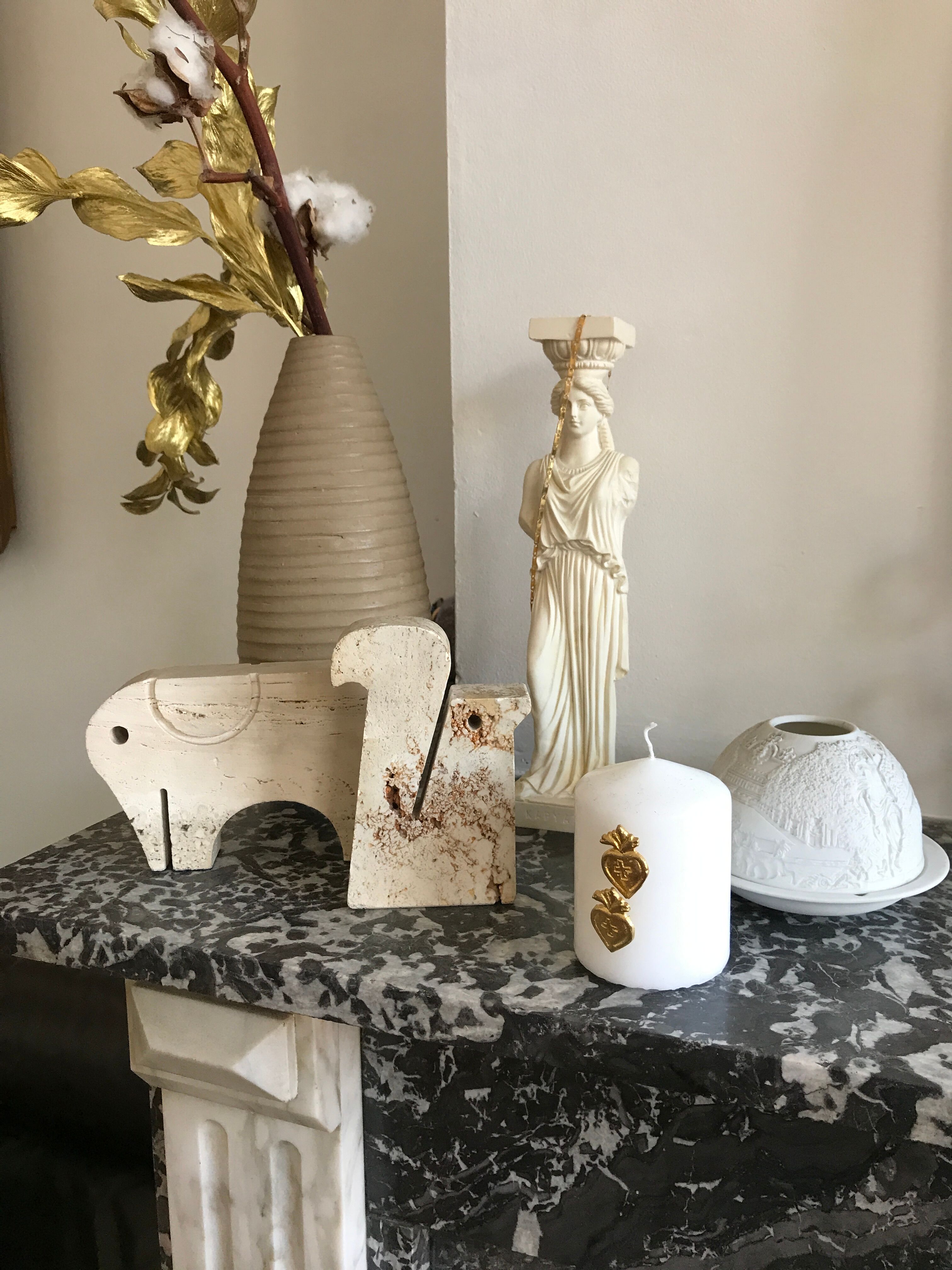 Travertine squirrel Mannelli