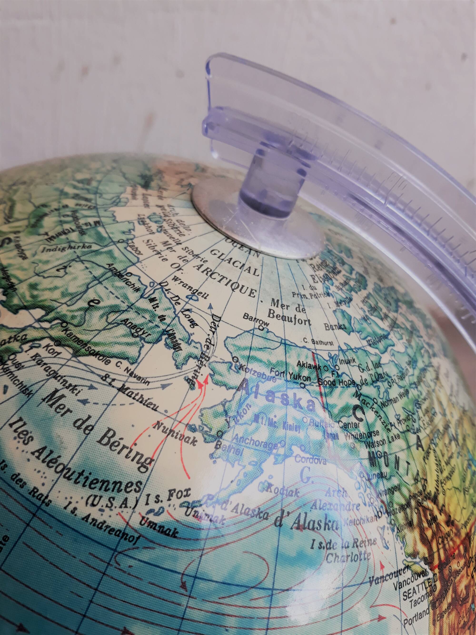 Bright vintage earth globe made in Italy 1970