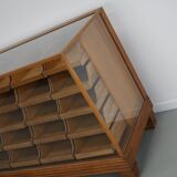 Meuble de mercerie ou comptoir de magasin ancien en érable et chêne britannique, années 1930