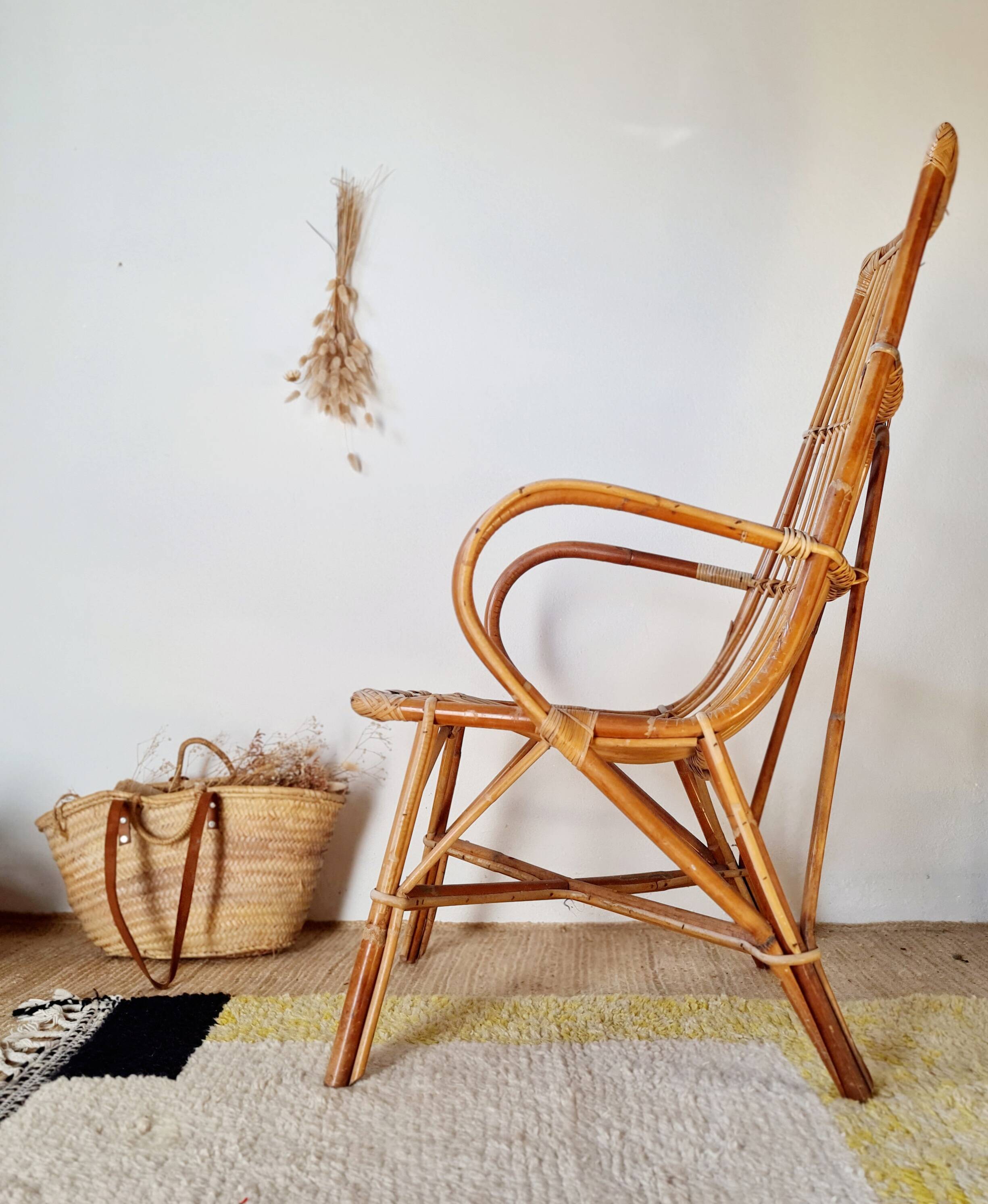 Fauteuil ancien en rotin large dossier
