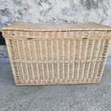 Wicker trunk