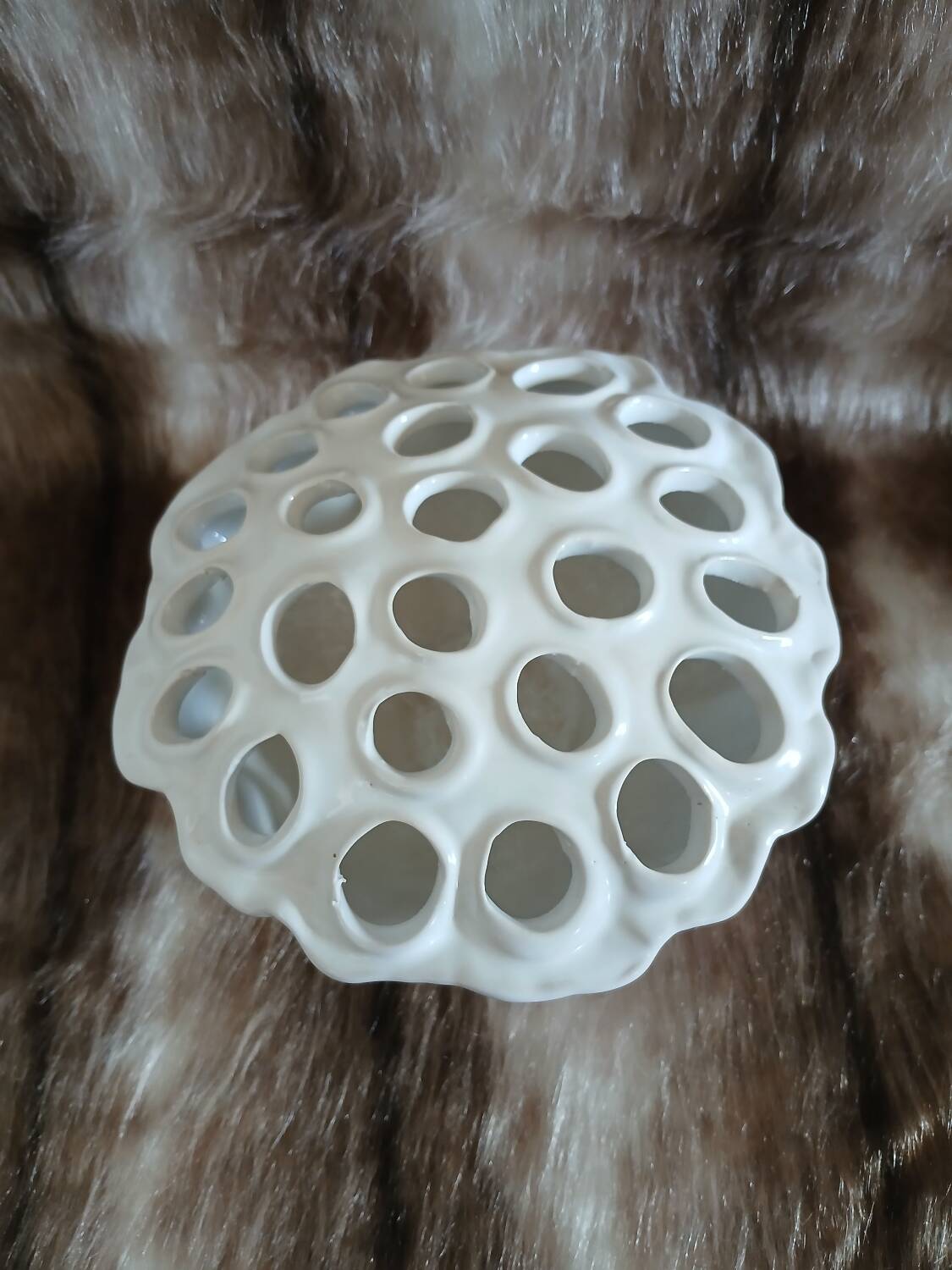 Flower vase in white porcelain