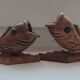 Duo de poissons porte-cure-dents vintage en bois sculpté