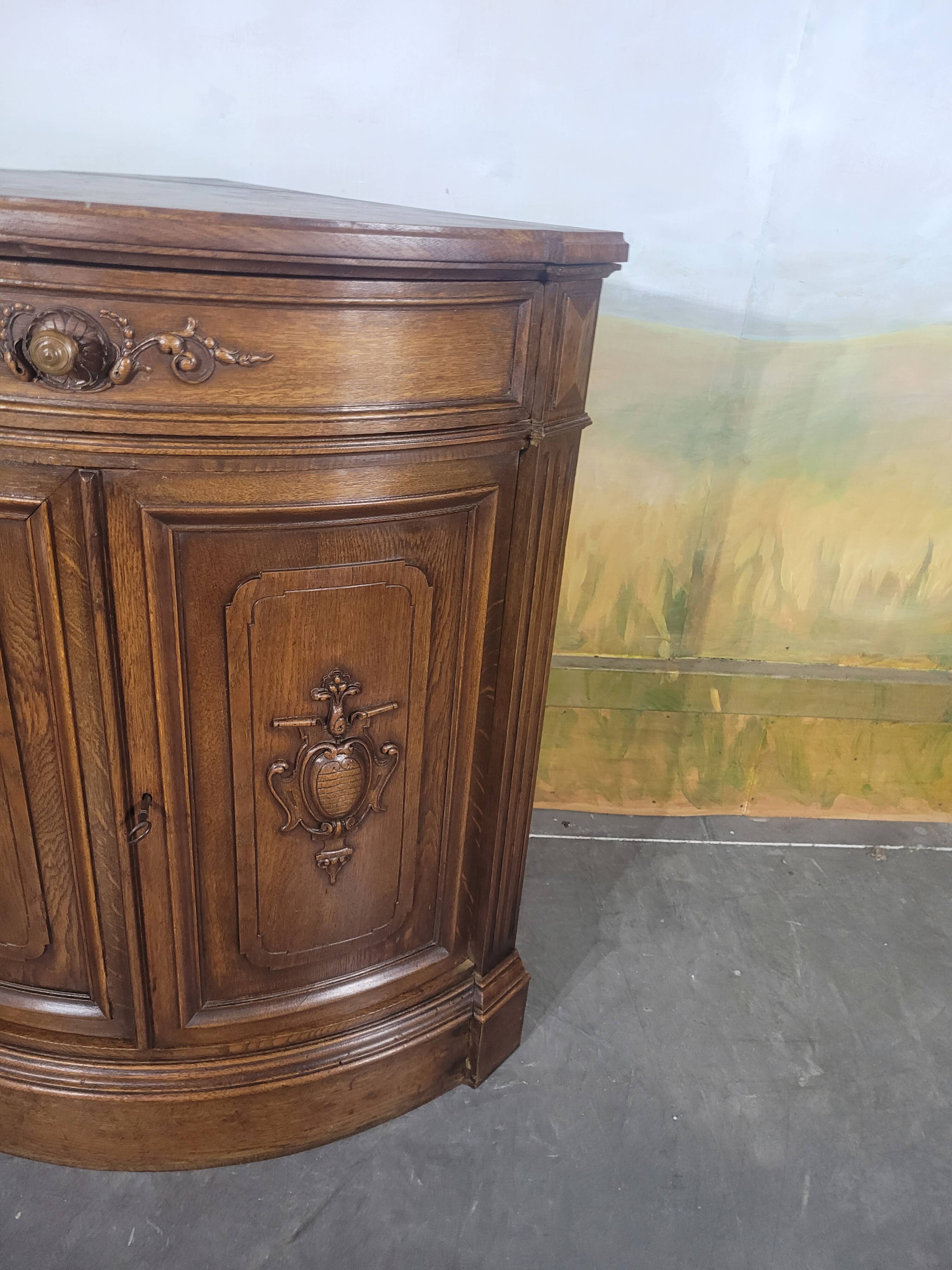 Encoignure en chêne XIX ème