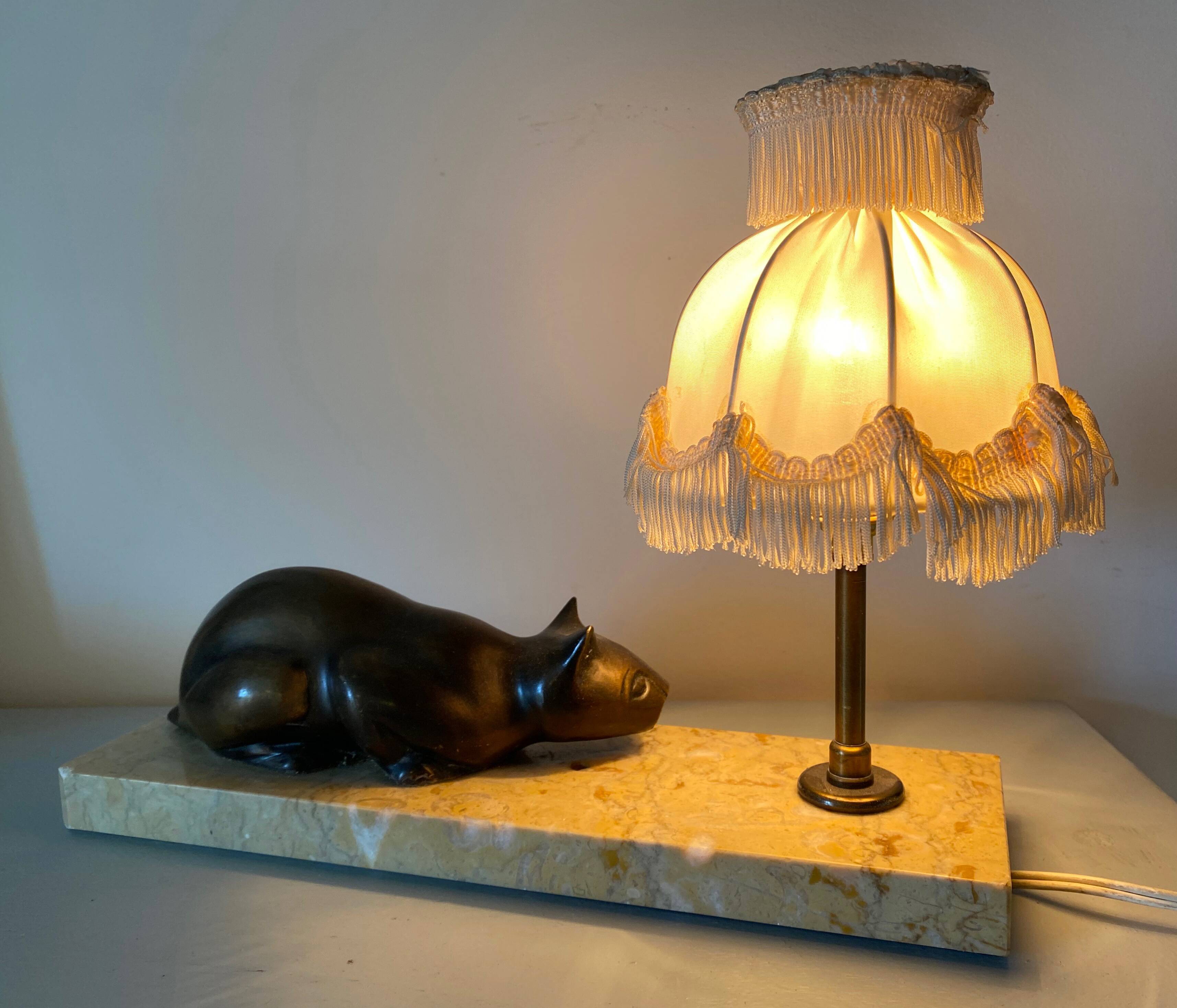 Old lamp night light Bronze cat lampshade pagoda marble base