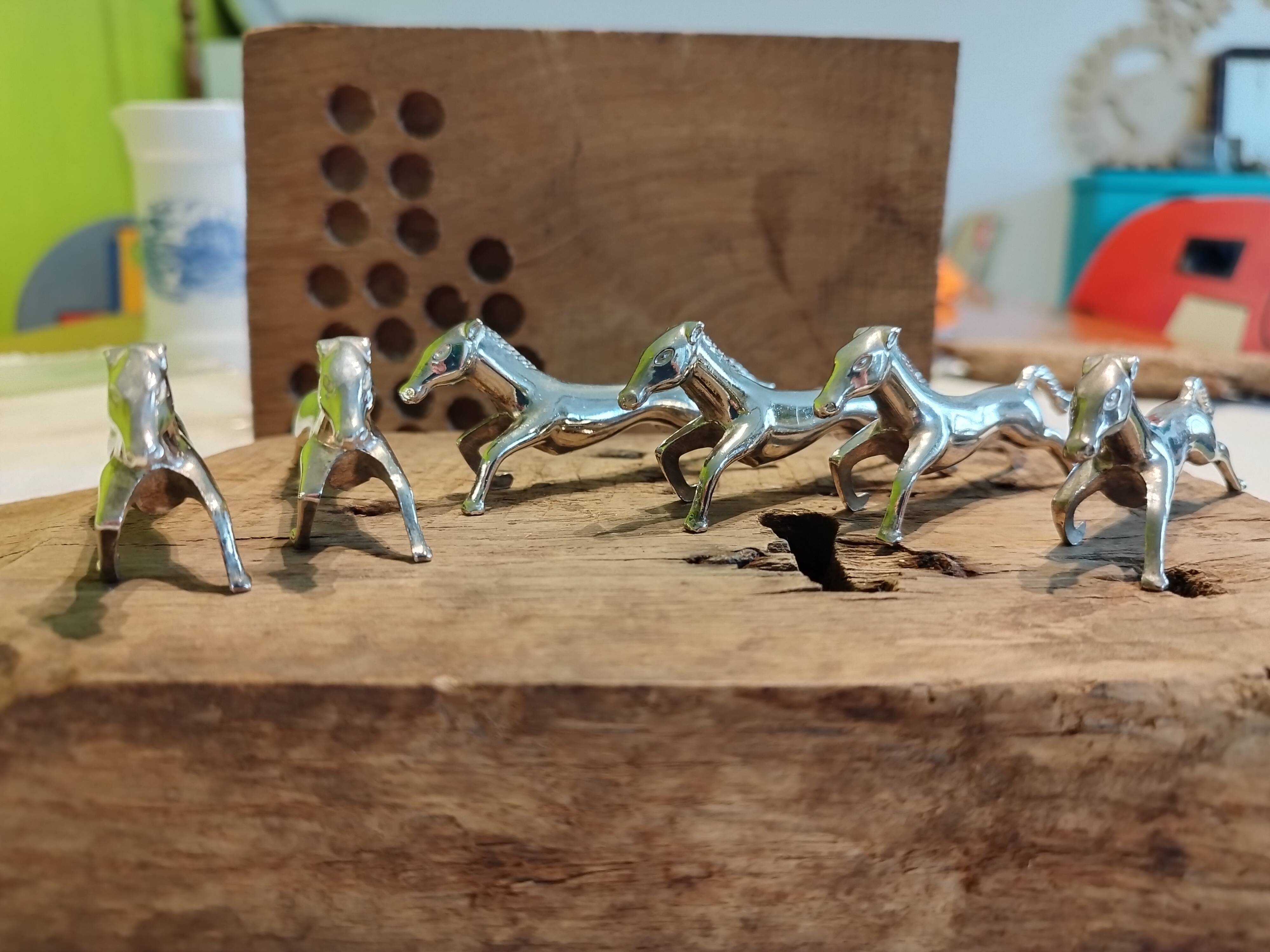 Chrome-plated metal knife holder - Racehorses