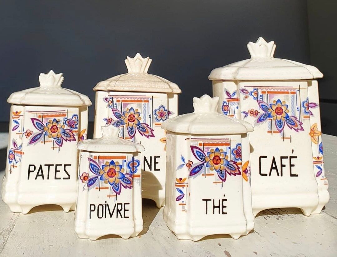 Five antique kitchen pots