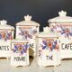 Cinq pots de cuisine anciens