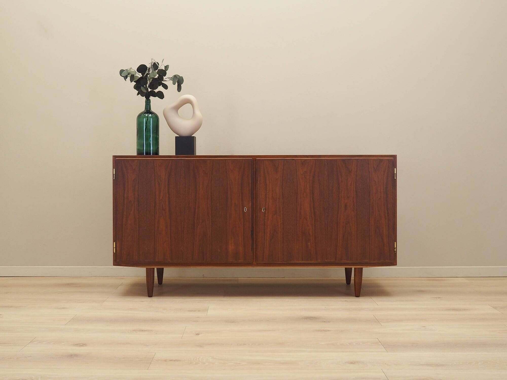 Walnut cabinet, Danish design, 1970s, designer: Carlo Jensen, manufacturer: