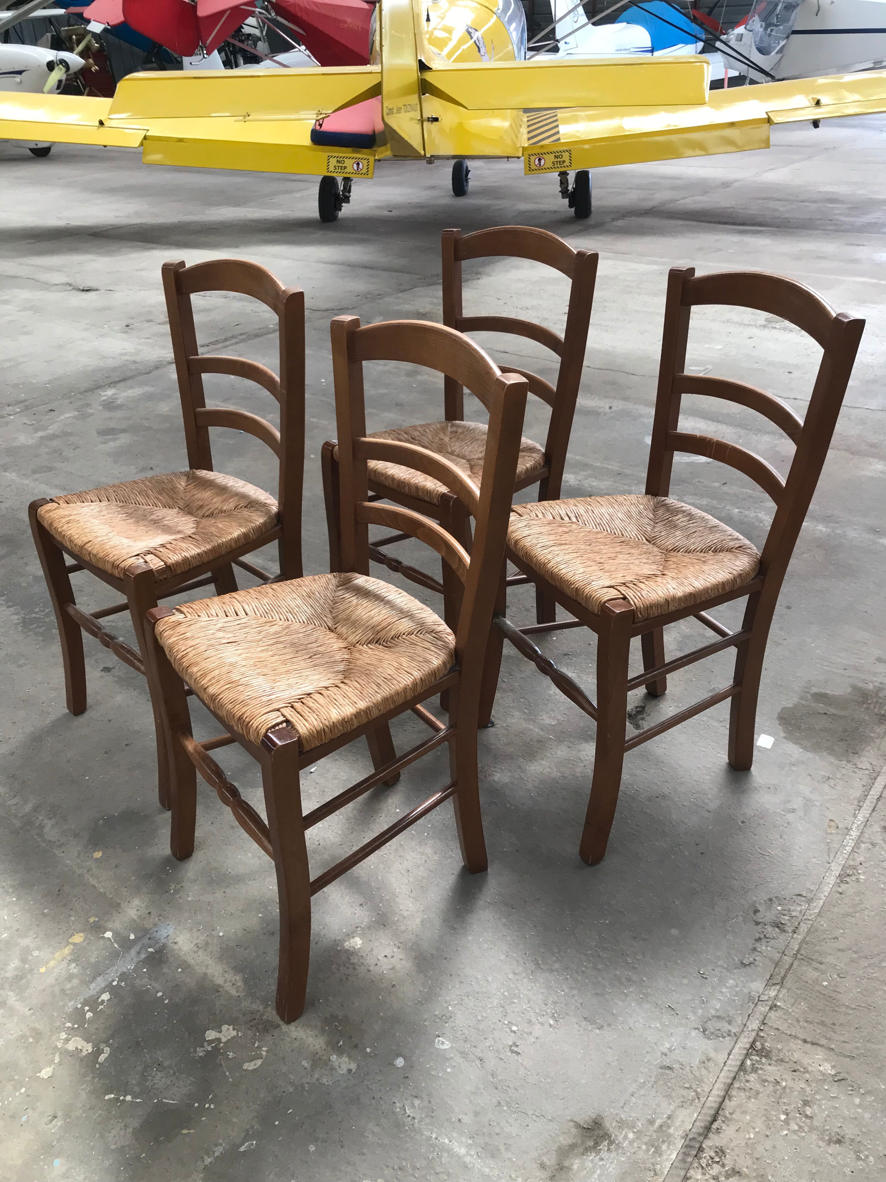 Rustic mulched chairs