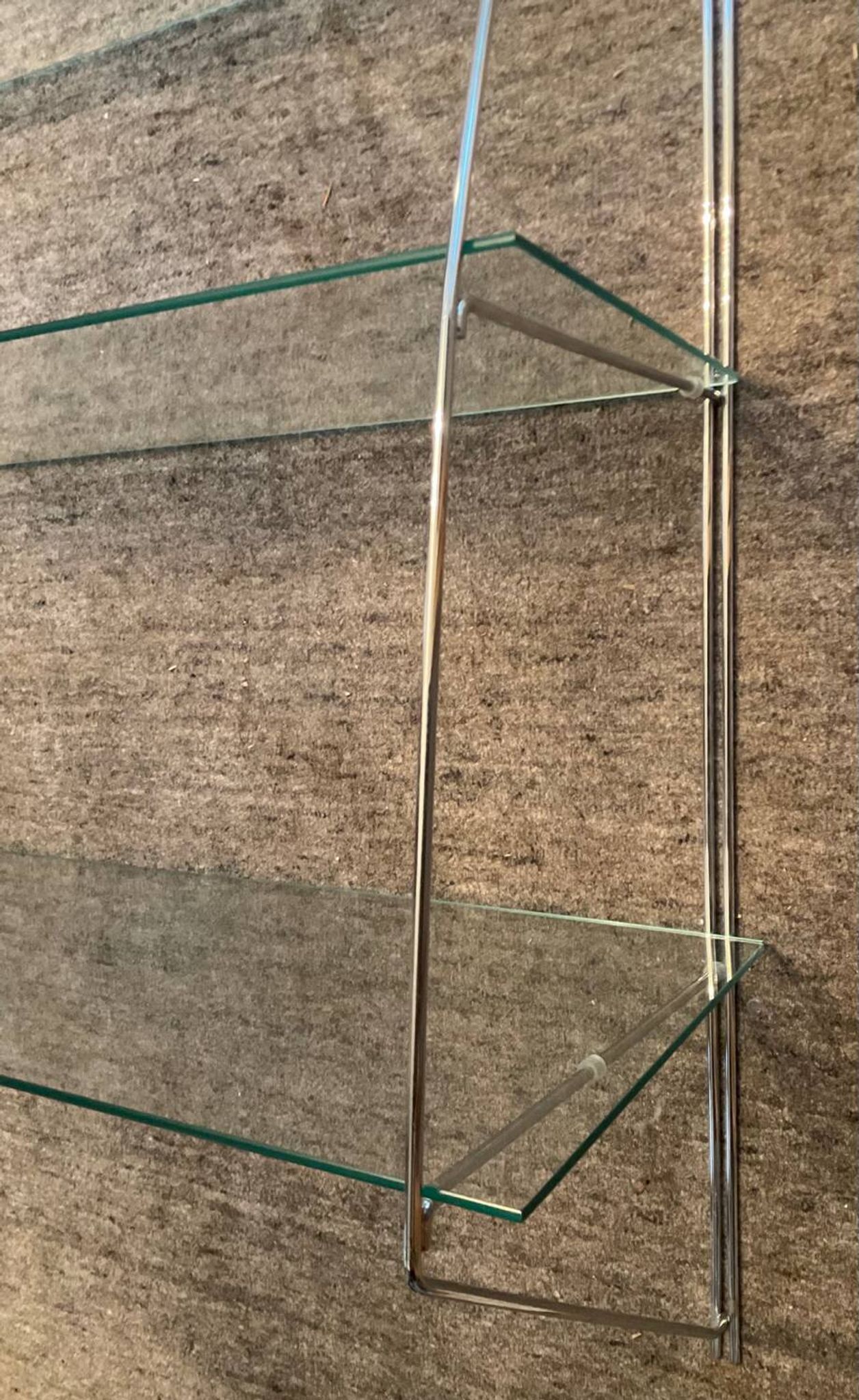 Étagère design demi lune en métal chromé et verre