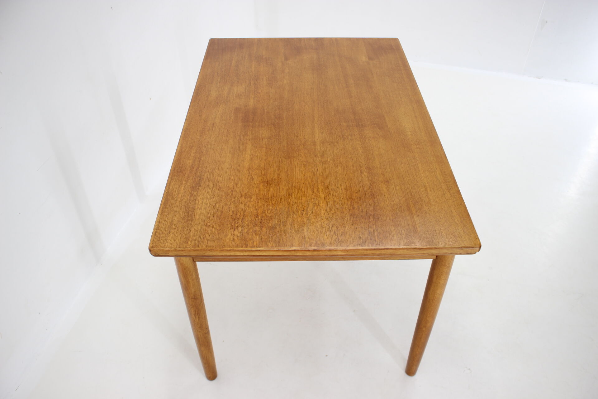 1960s Danish Extendable Dining Table in Oak