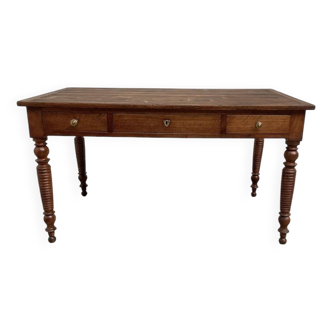 Table de ferme drapière noyer et pin
