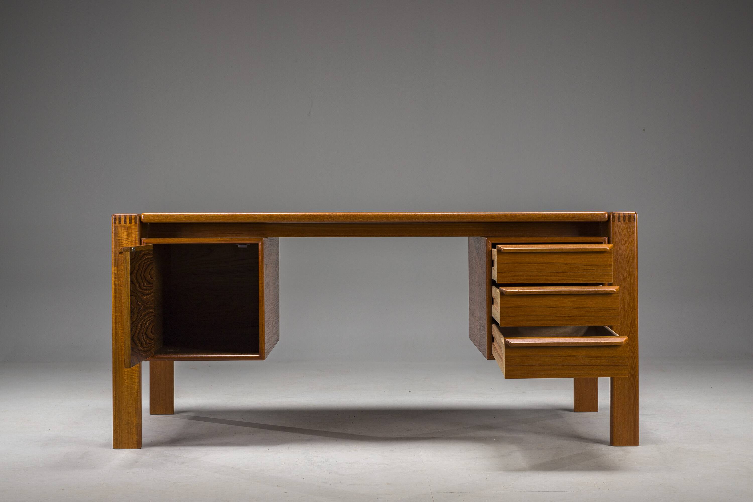 Mid-Century Teak Freestanding Desk from GV Møbler, 1960s