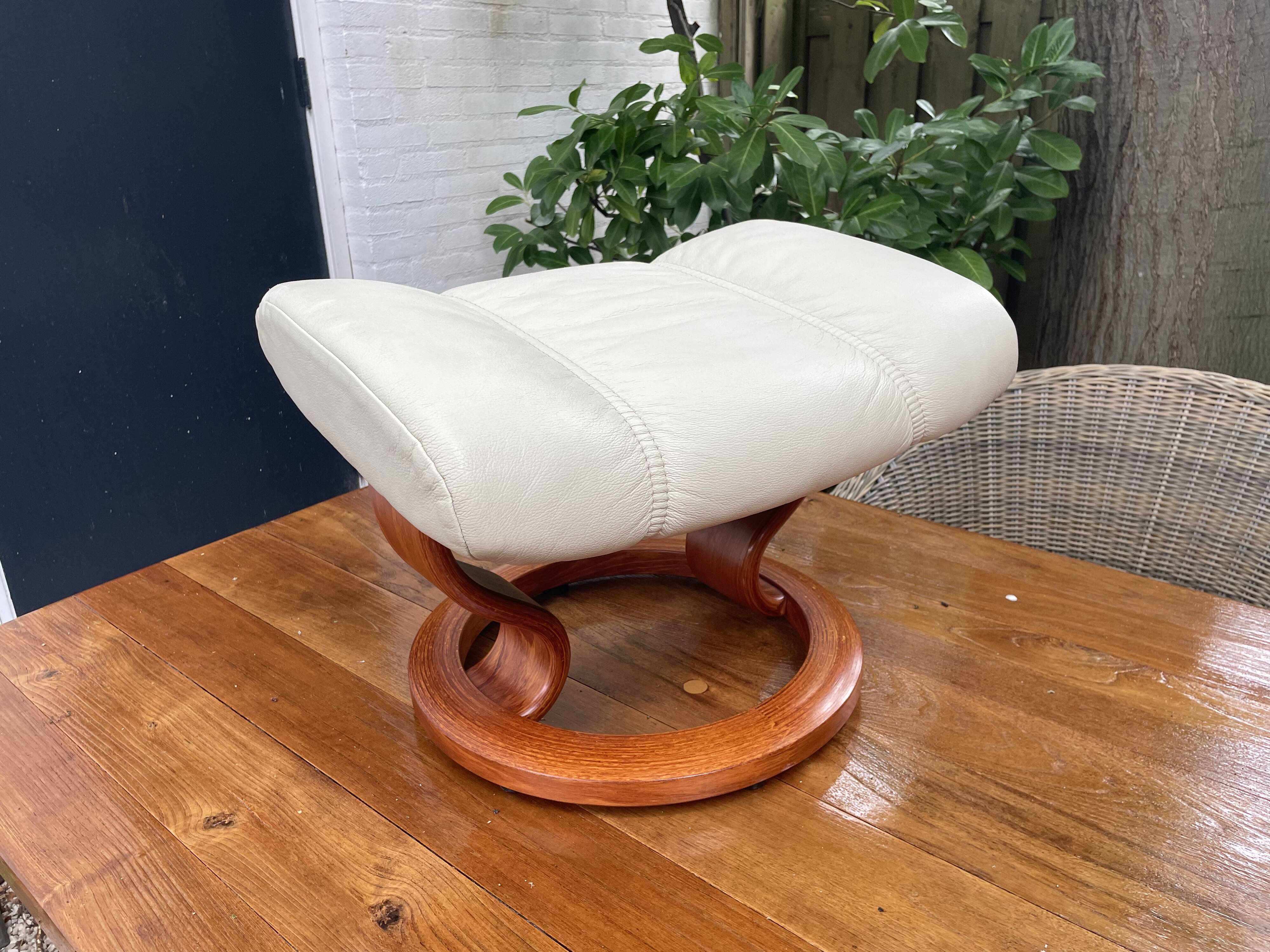 Pouf en cuir Ekornes Stressless