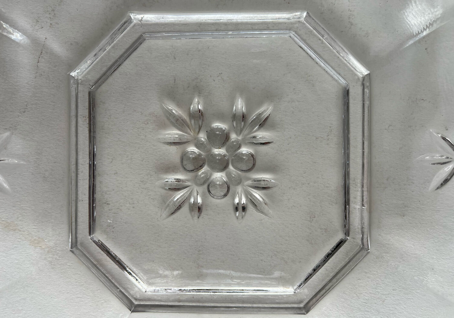 Saladier en cristal moulé