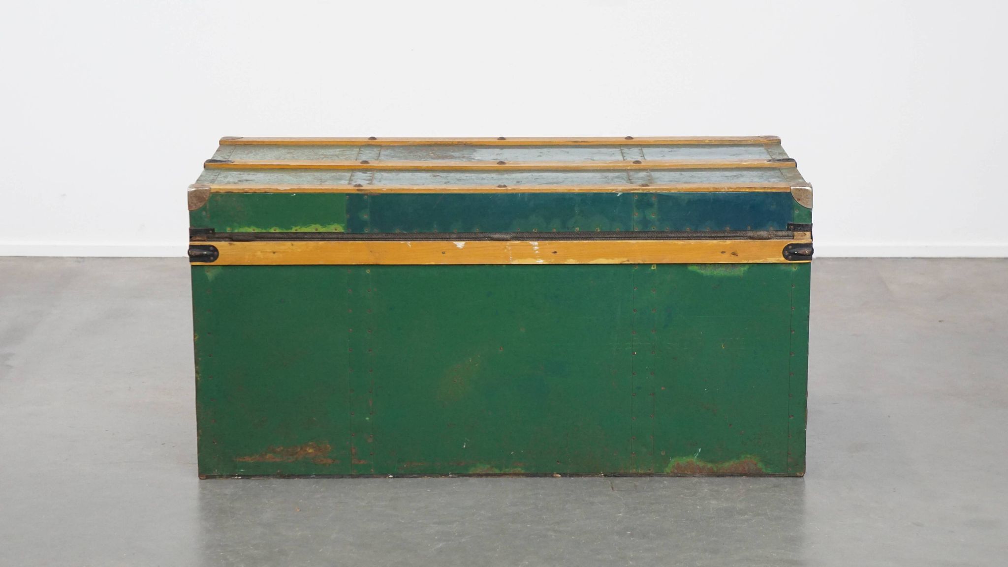 Large Antique Travel Trunk / Coffee Table from the Early 1900s with Handles