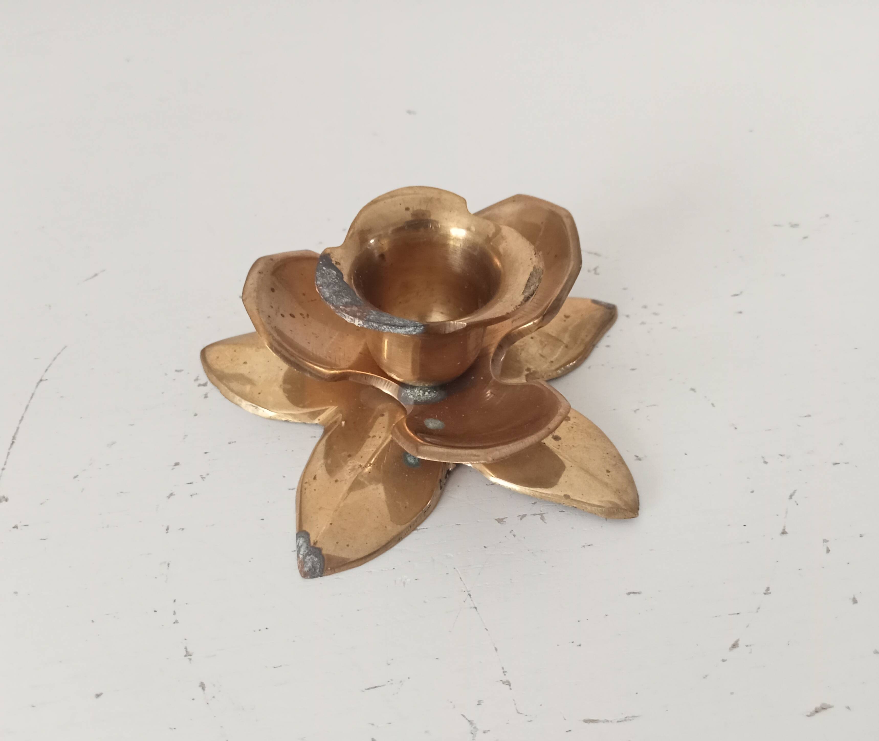 Bougeoir fleur vintage en laiton doré