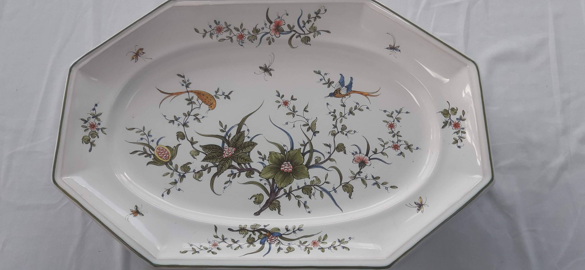 Large octagonal earthenware dish Lallier in Moustiers