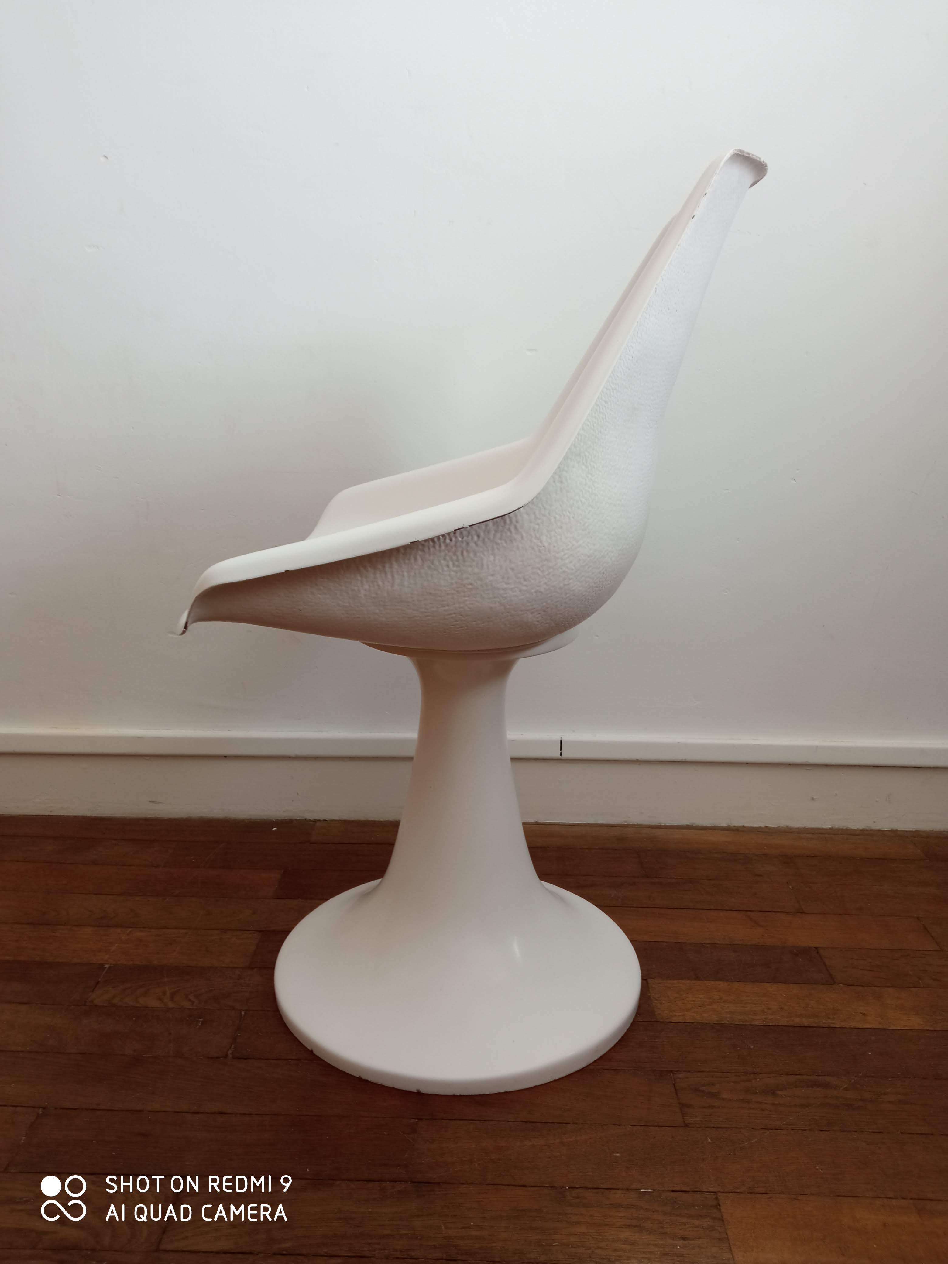 Space age armchair in fiberglass