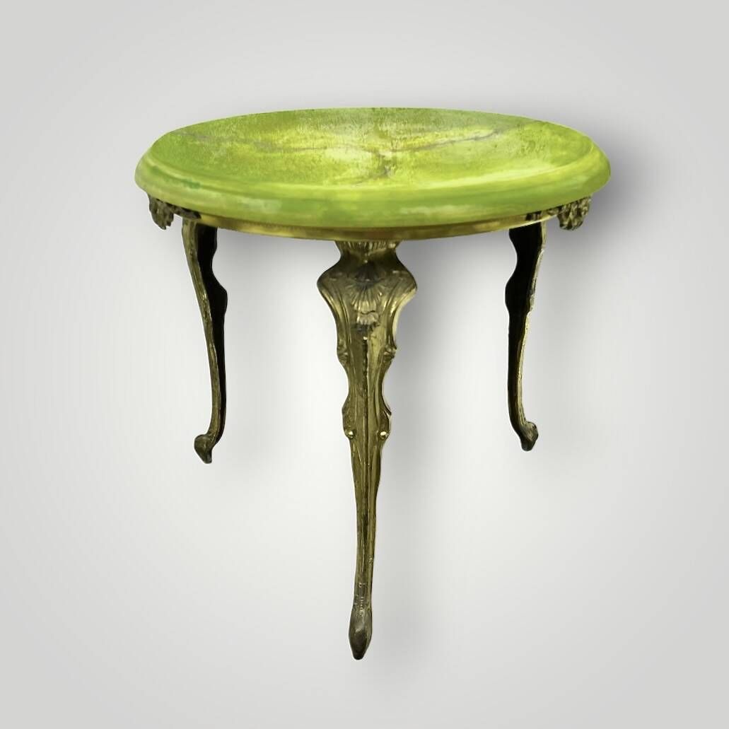 Vintage side table in green resin and gilded cast iron - boudoir spirit