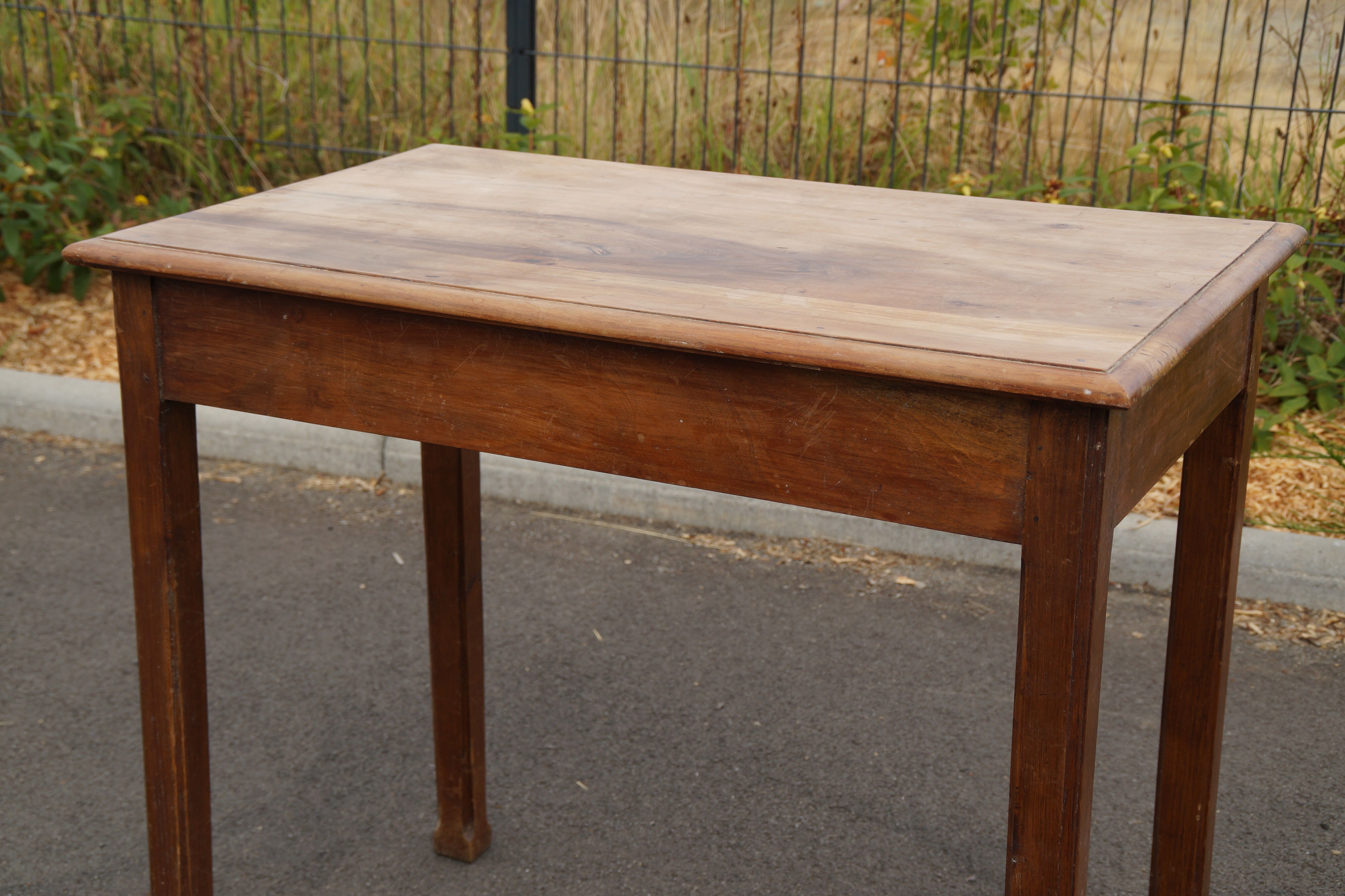 Table d'appoint années 50